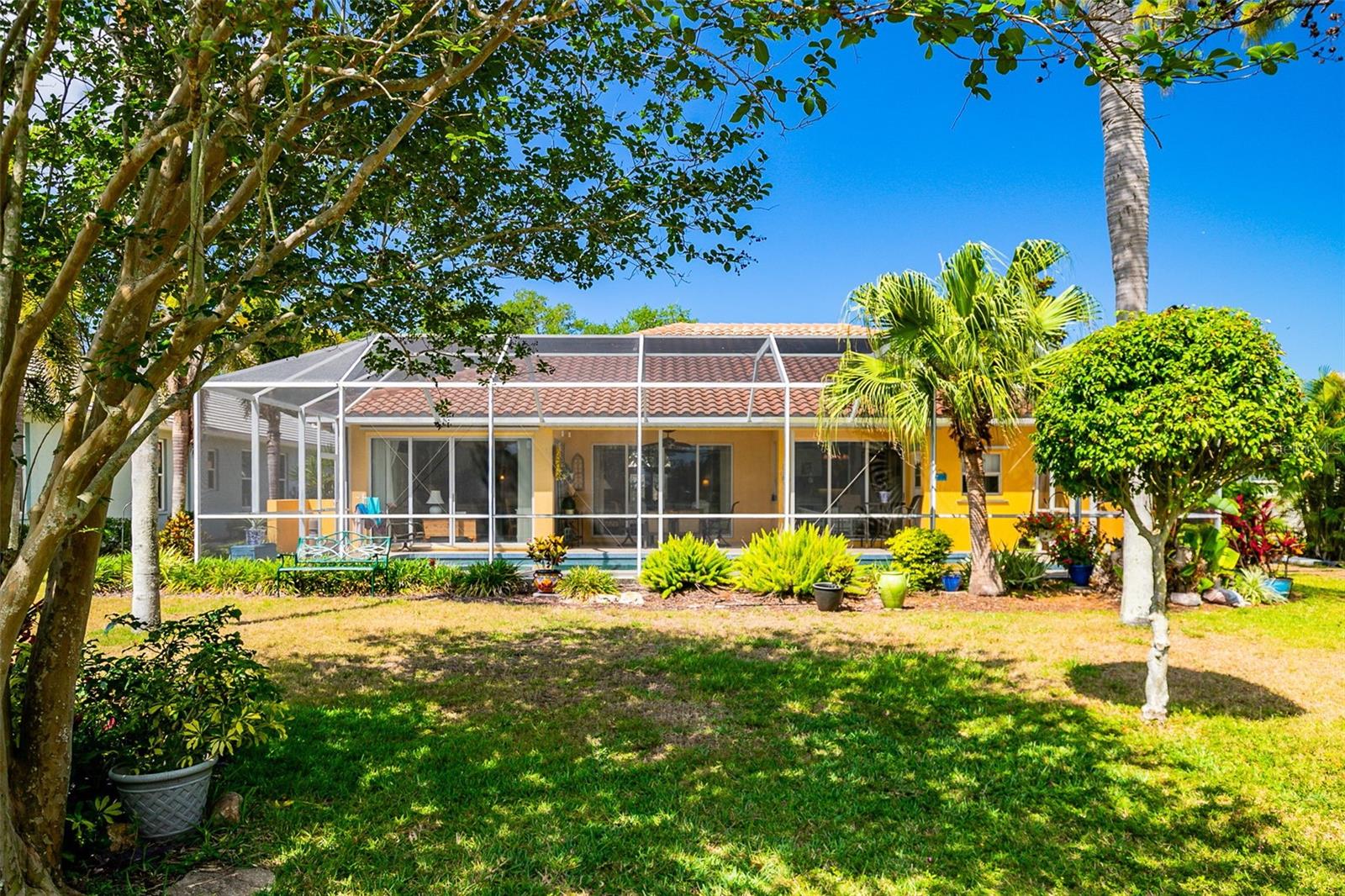 CALUSA LAKES - Residential