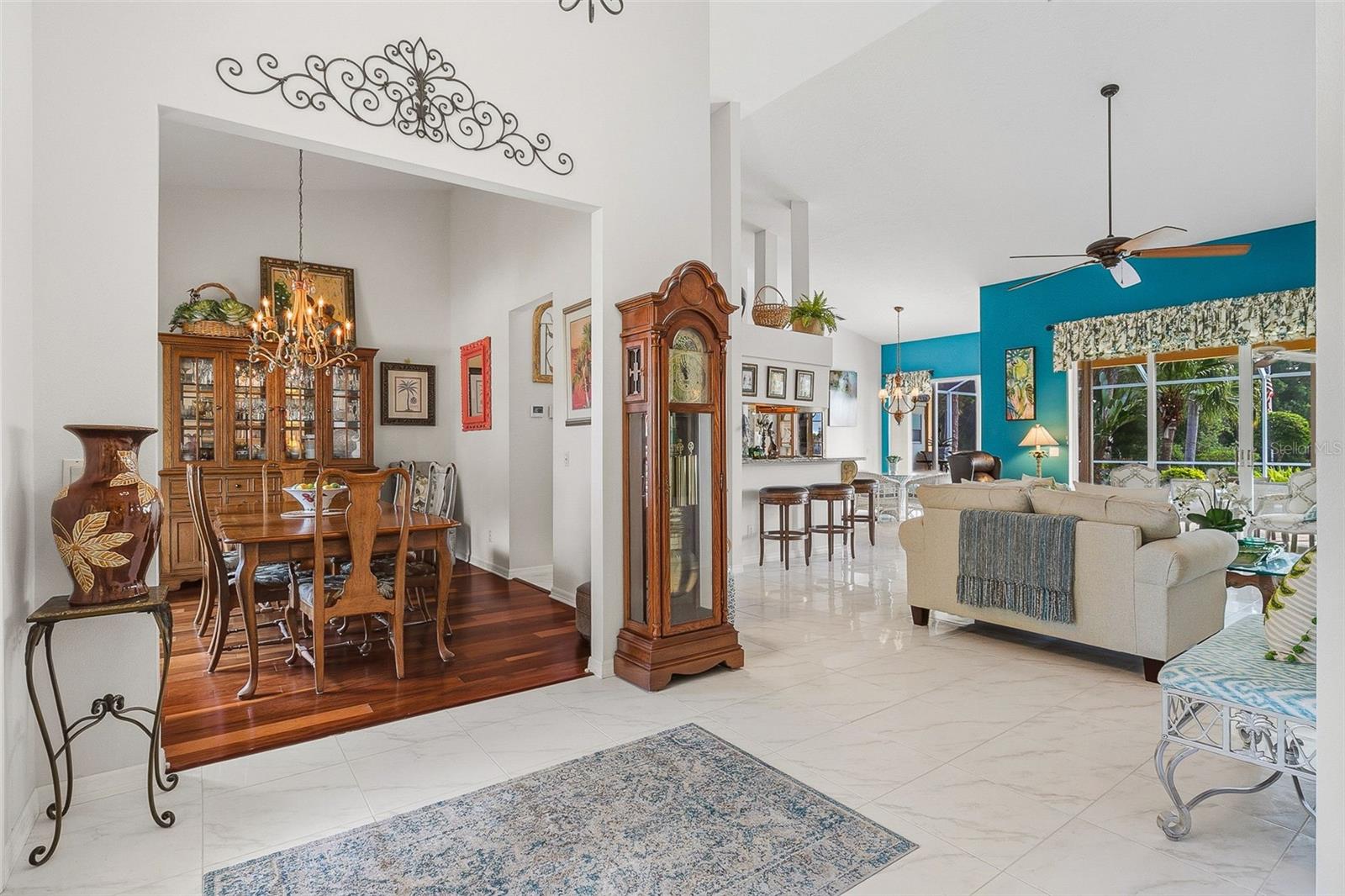 CALUSA LAKES - Residential