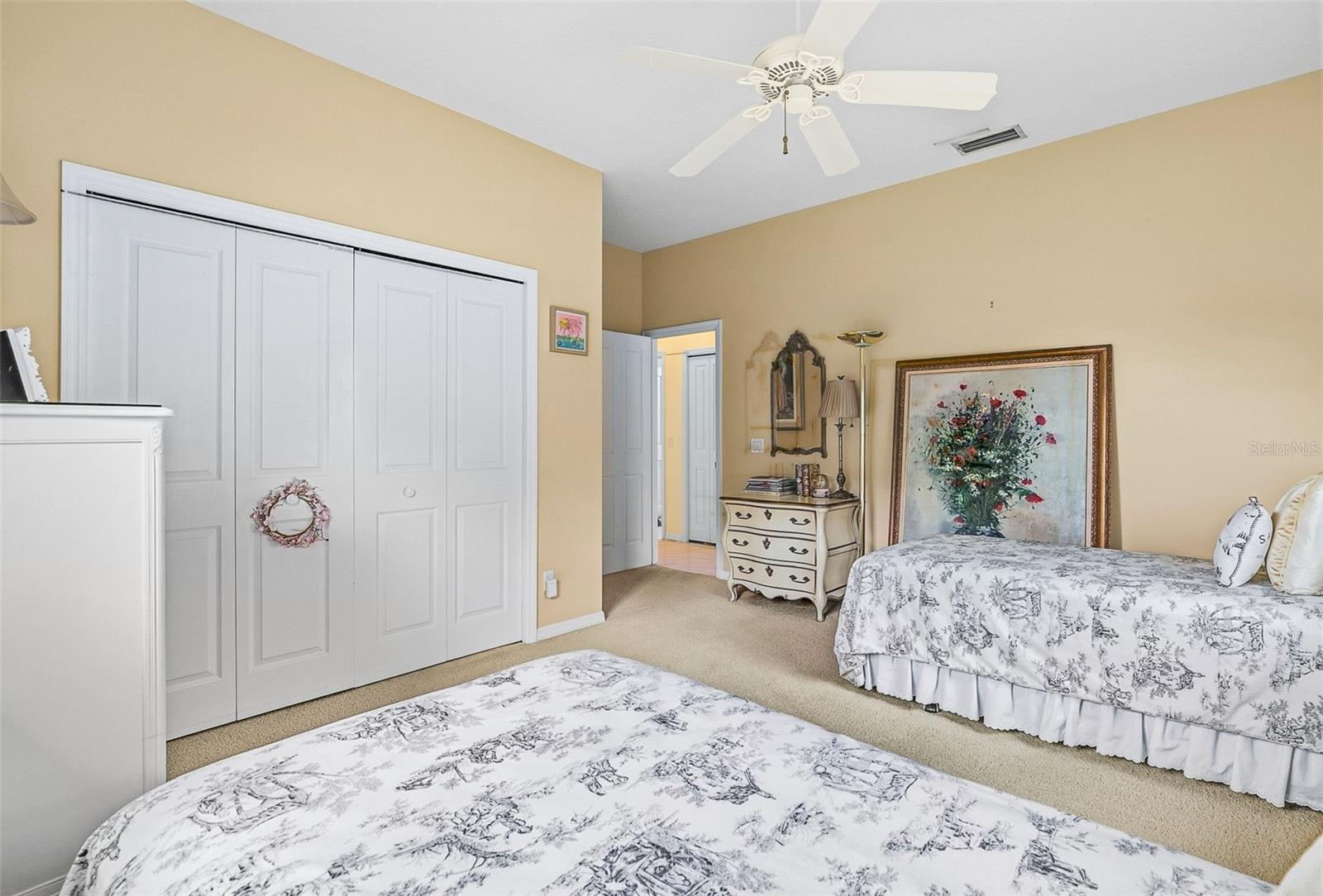 CALUSA LAKES - Residential