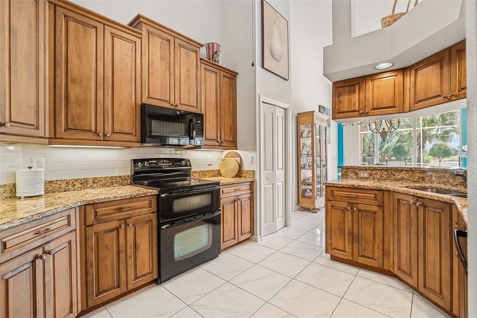 CALUSA LAKES - Residential
