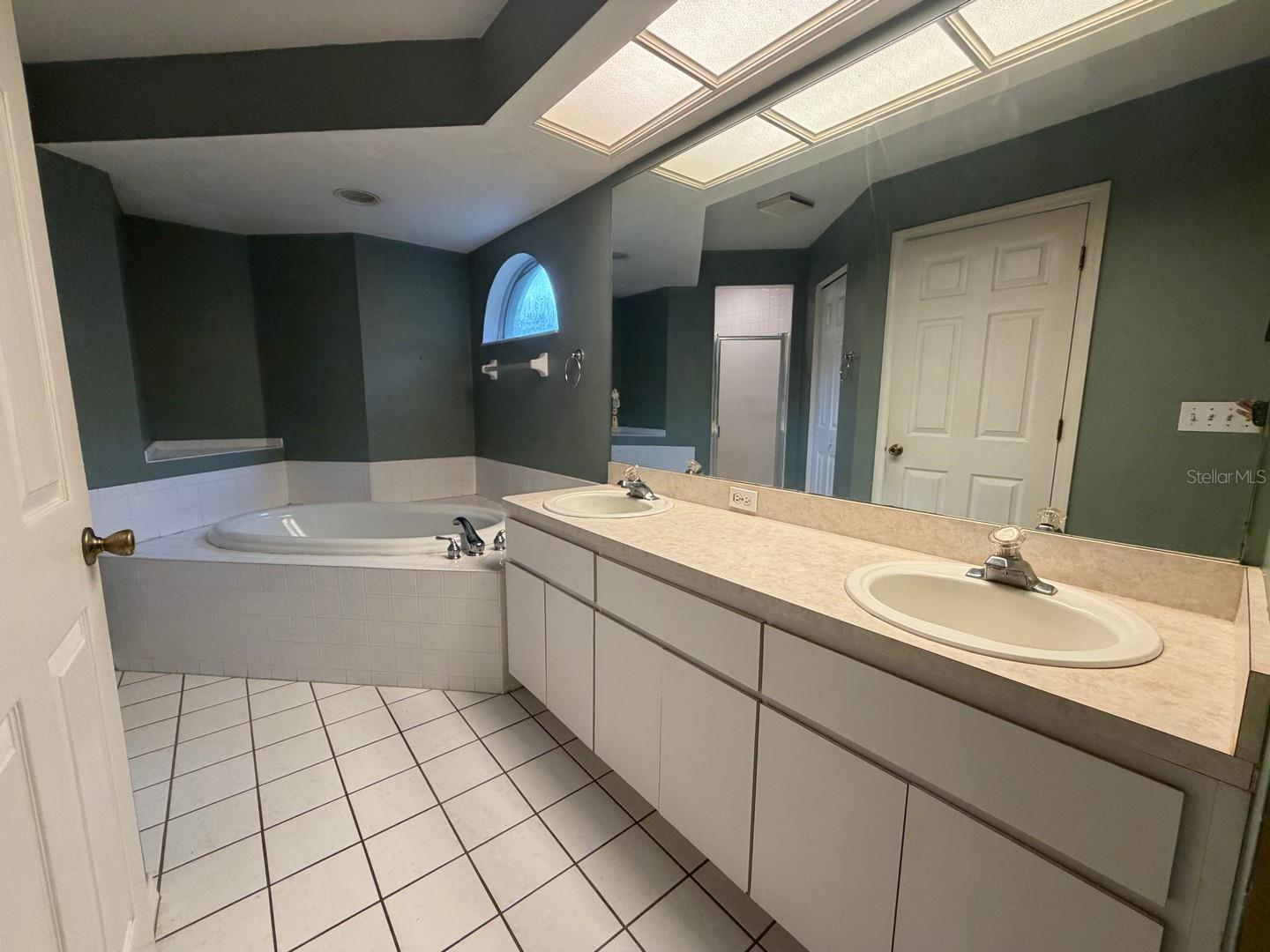 TWIN LAKE PH 02C - Residential