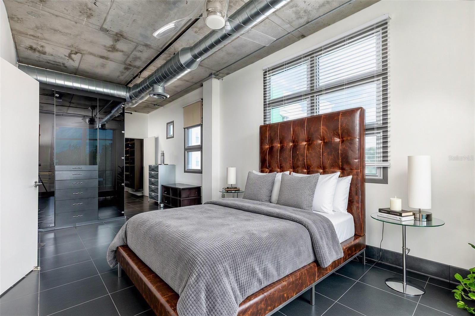 THORNTON PARK CENTRAL CONDO - Residential