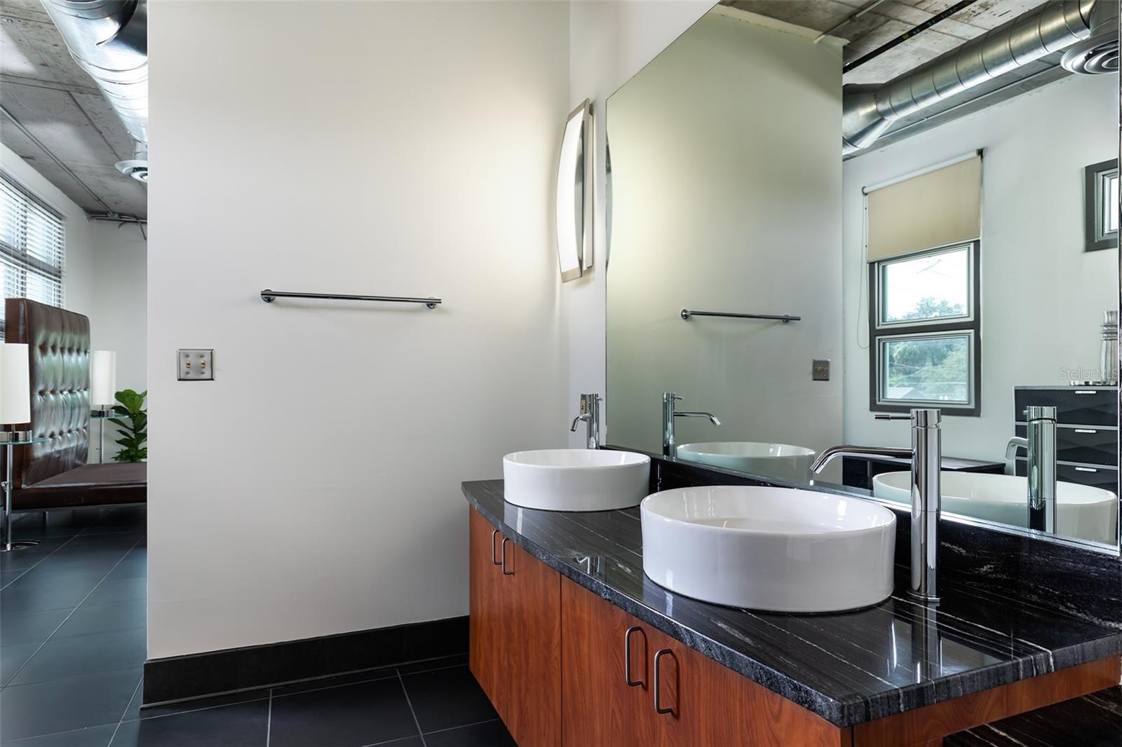 THORNTON PARK CENTRAL CONDO - Residential