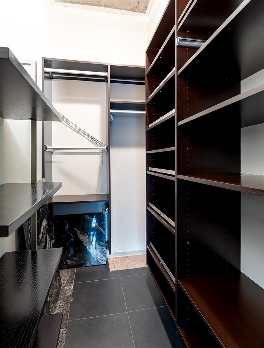 THORNTON PARK CENTRAL CONDO - Residential