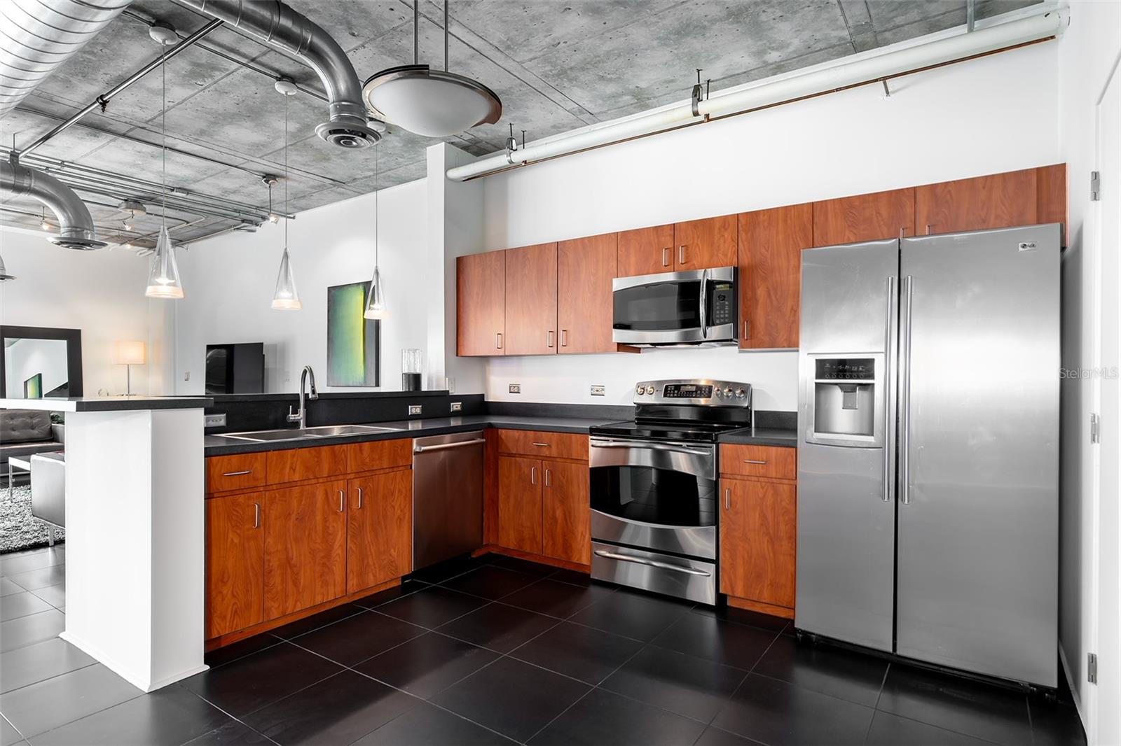THORNTON PARK CENTRAL CONDO - Residential