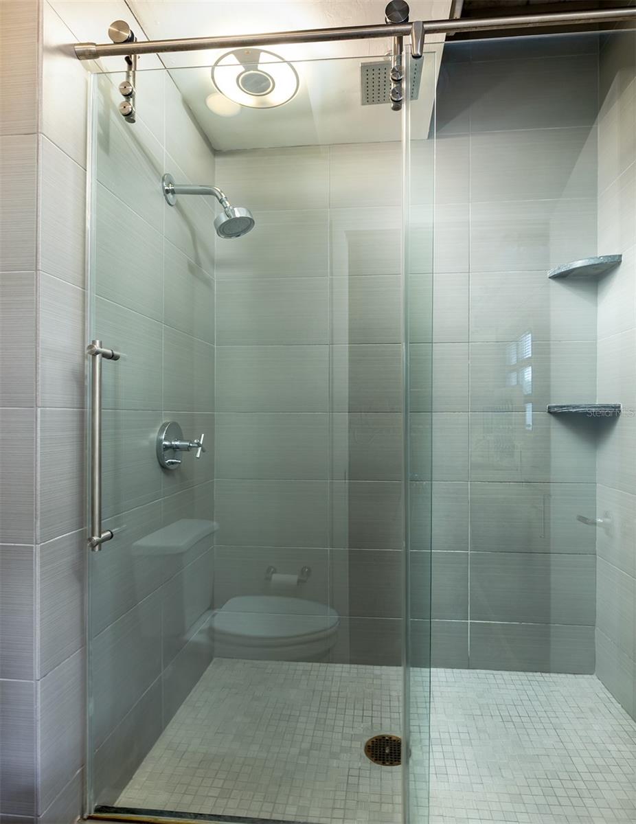 THORNTON PARK CENTRAL CONDO - Residential