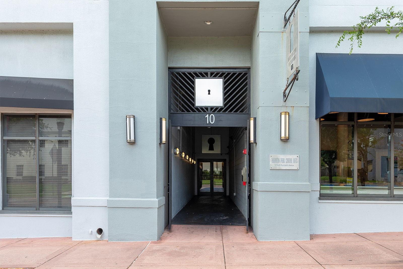 THORNTON PARK CENTRAL CONDO - Residential