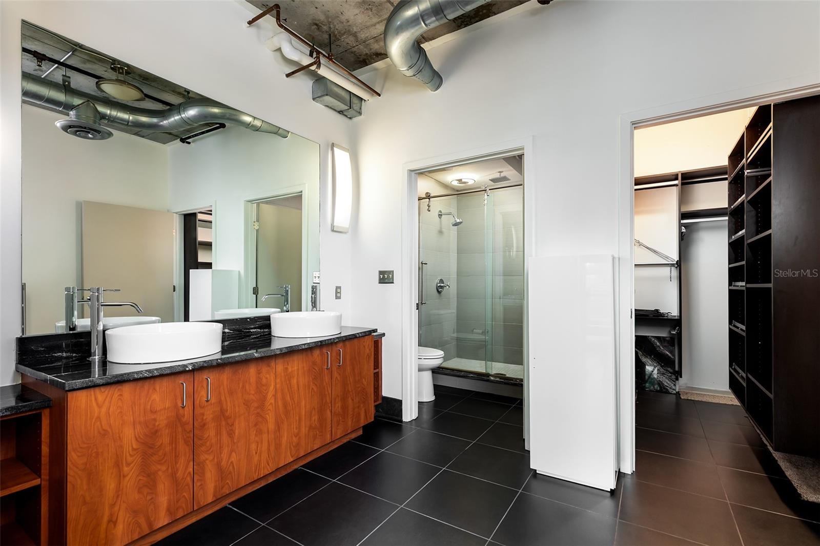 THORNTON PARK CENTRAL CONDO - Residential