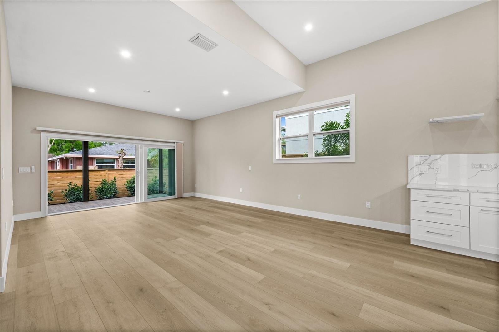 RIDGEWOOD - Residential