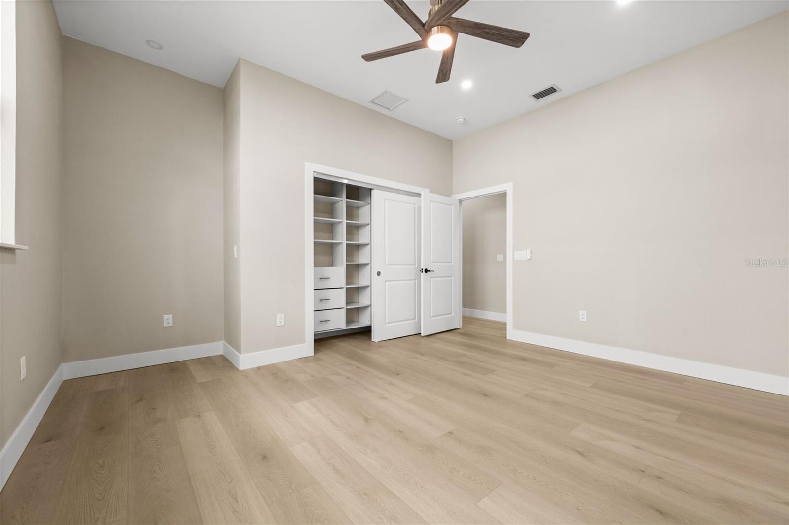 RIDGEWOOD - Residential