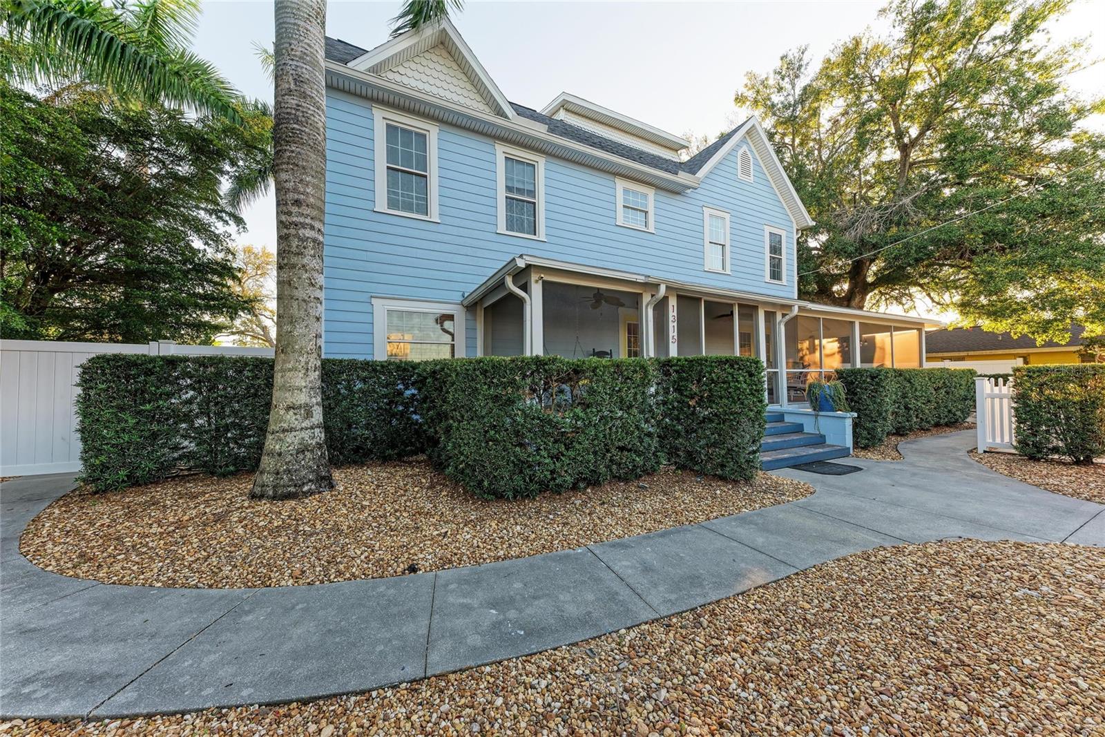 MAPLE COURT - Residential