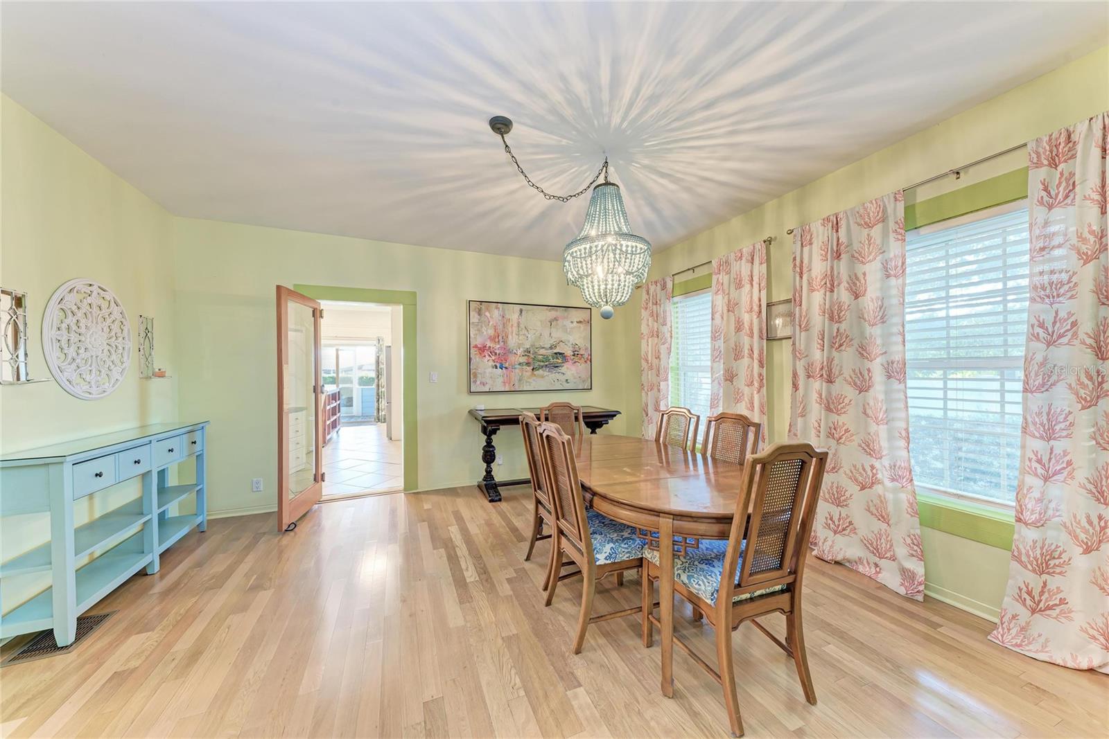 MAPLE COURT - Residential