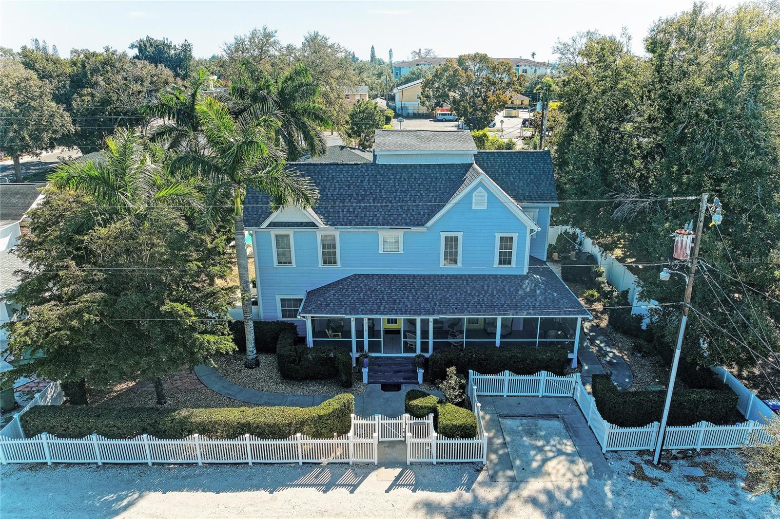 MAPLE COURT - Residential