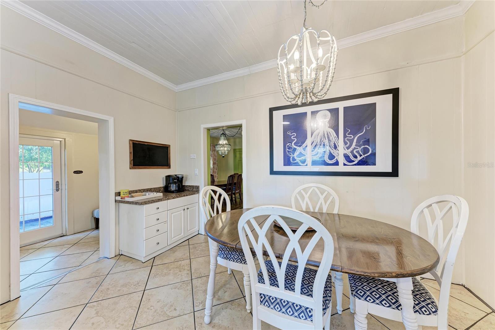 MAPLE COURT - Residential