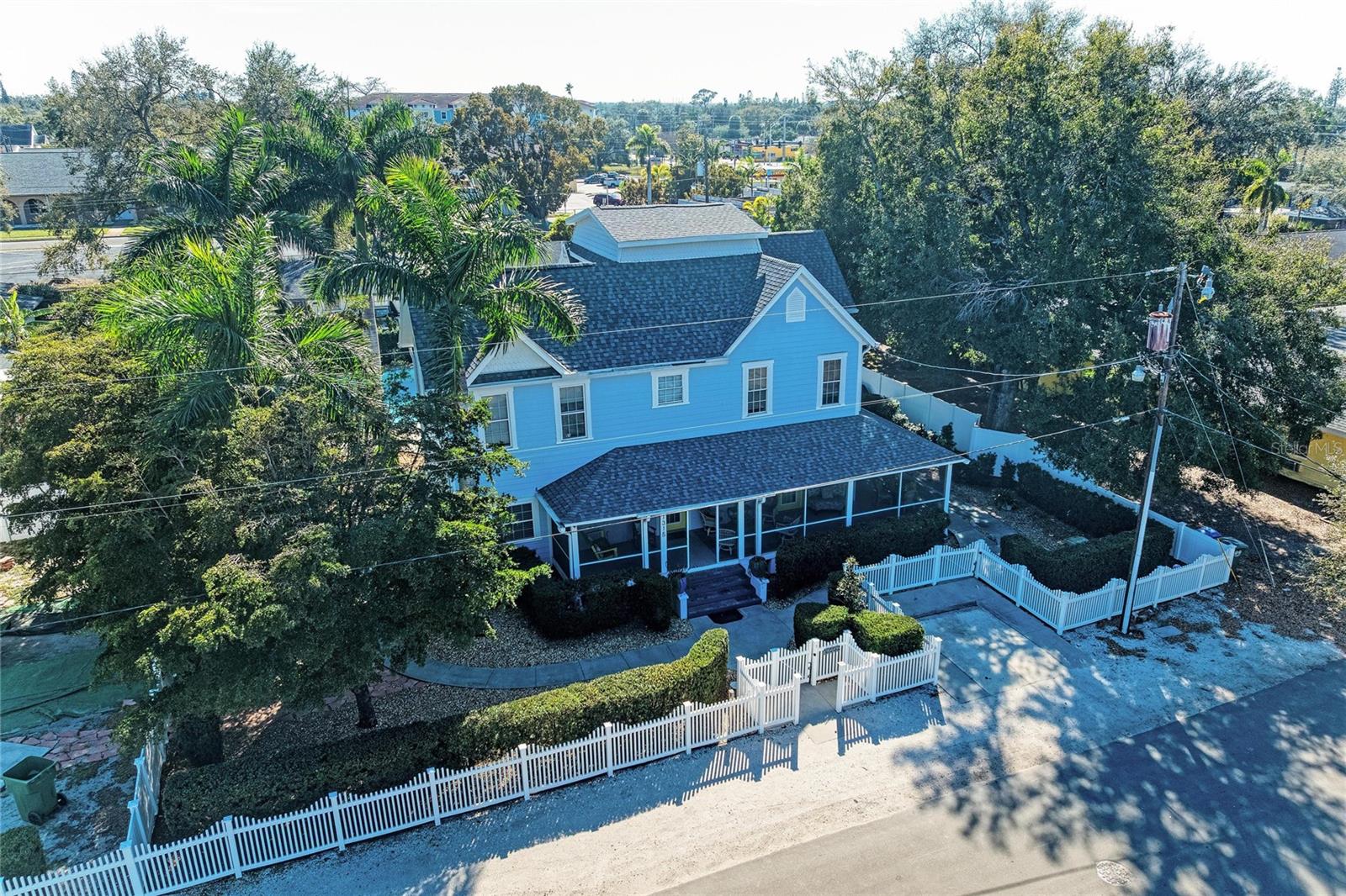 MAPLE COURT - Residential