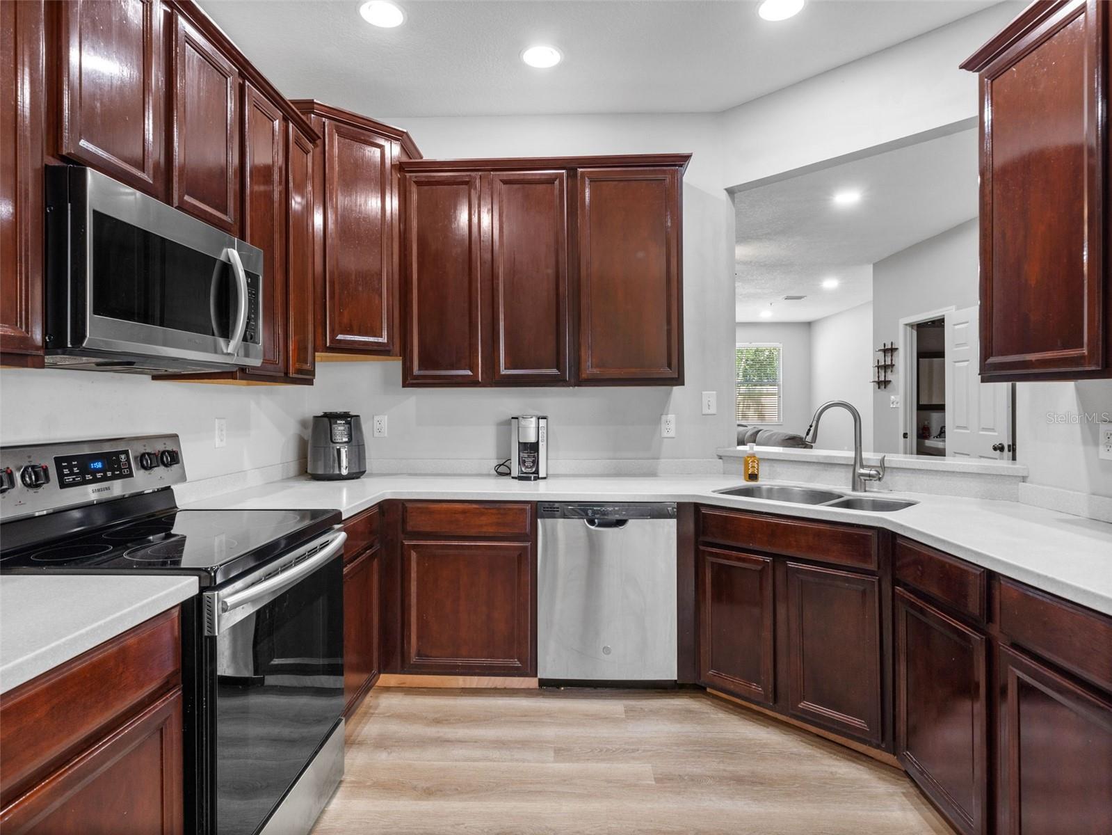 PARKRIDGE PH 33 & 19 - Residential Lease