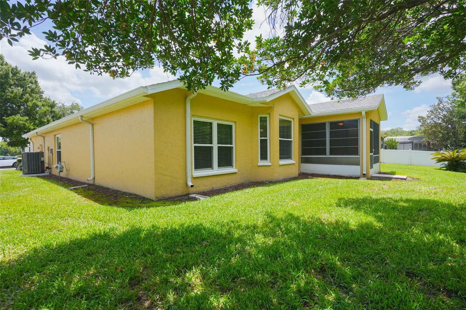 CARILLON LAKES REP - Residential