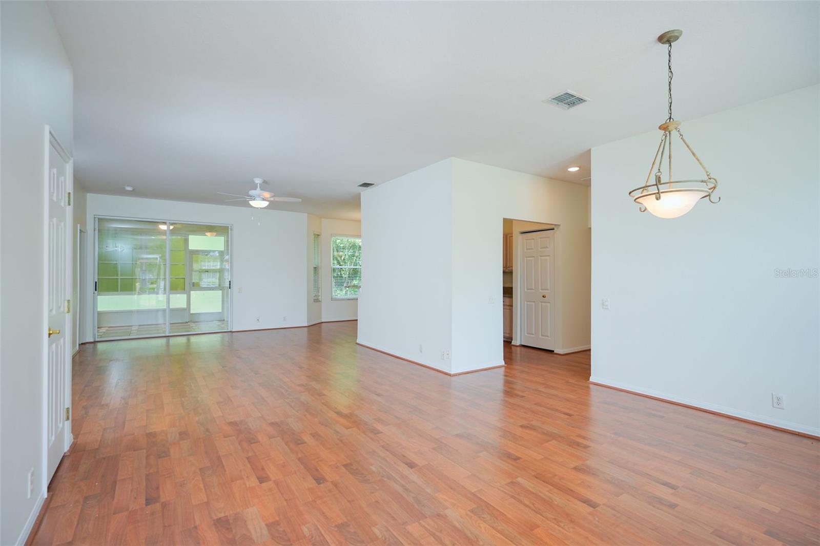 CARILLON LAKES REP - Residential