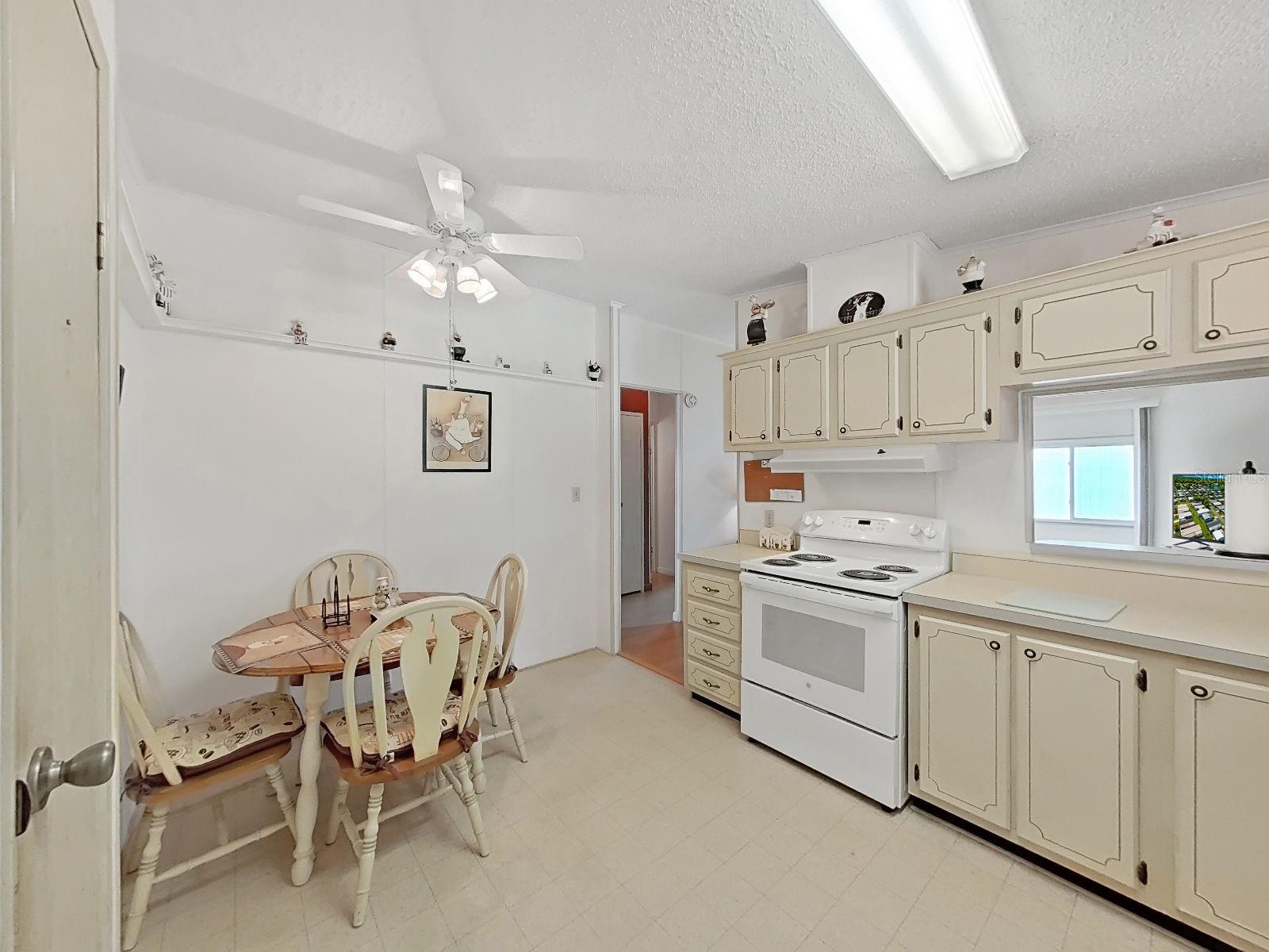 FOXWOOD LAKE ESTATES - Residential