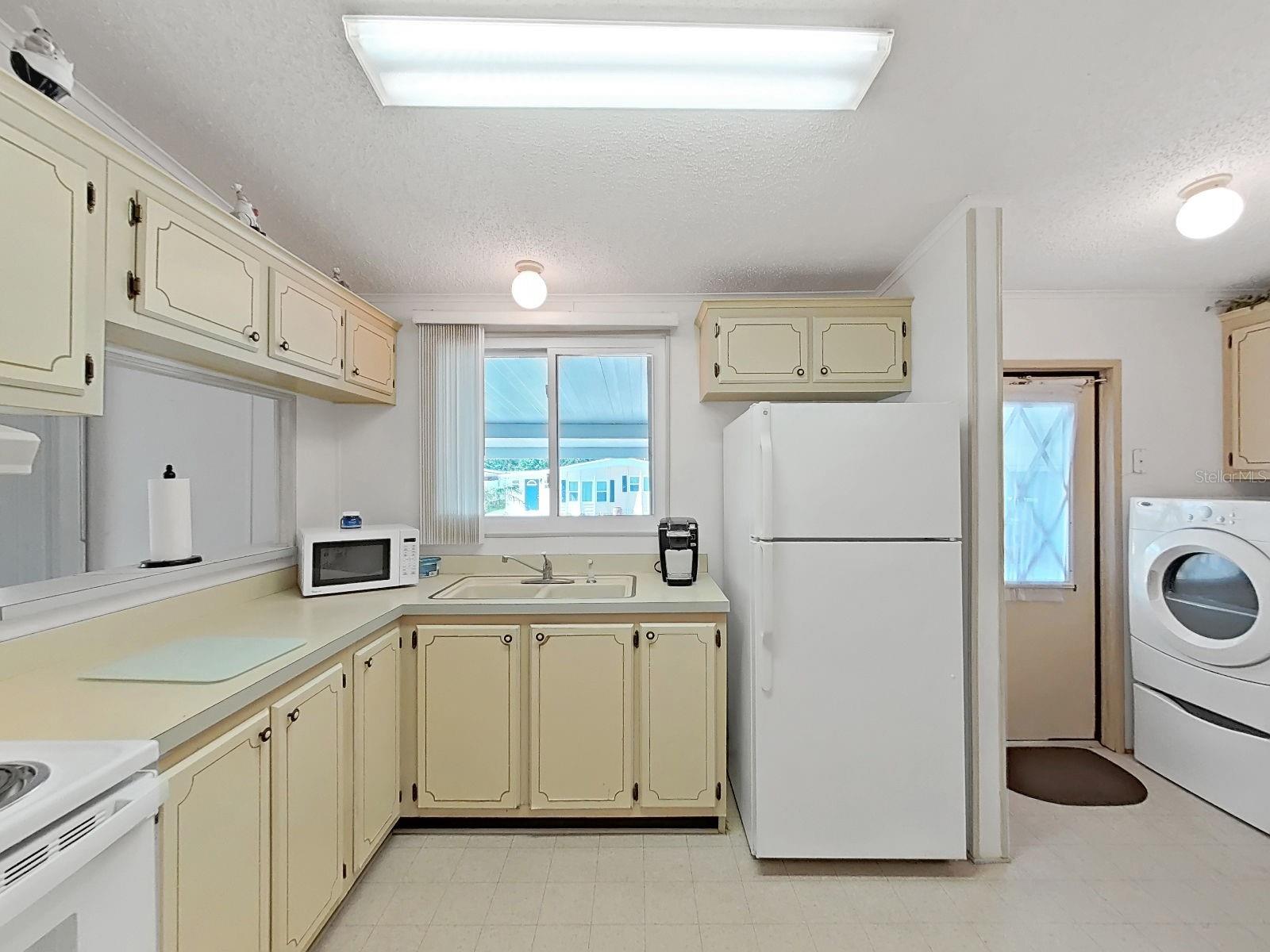 FOXWOOD LAKE ESTATES - Residential
