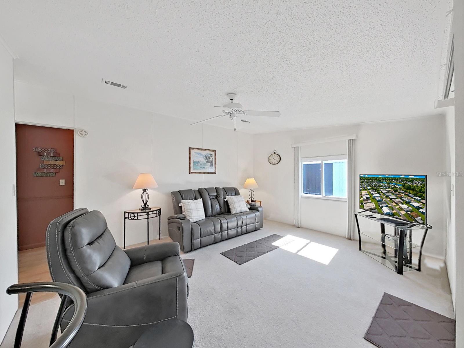 FOXWOOD LAKE ESTATES - Residential