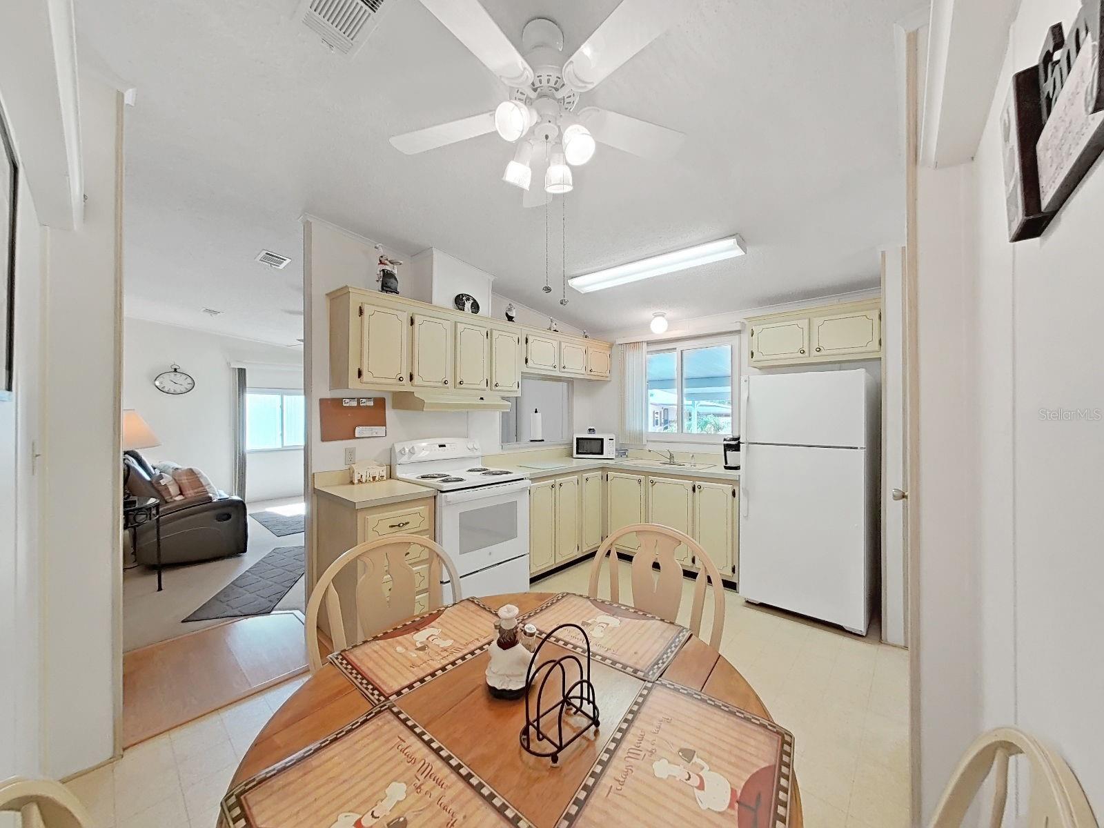 FOXWOOD LAKE ESTATES - Residential