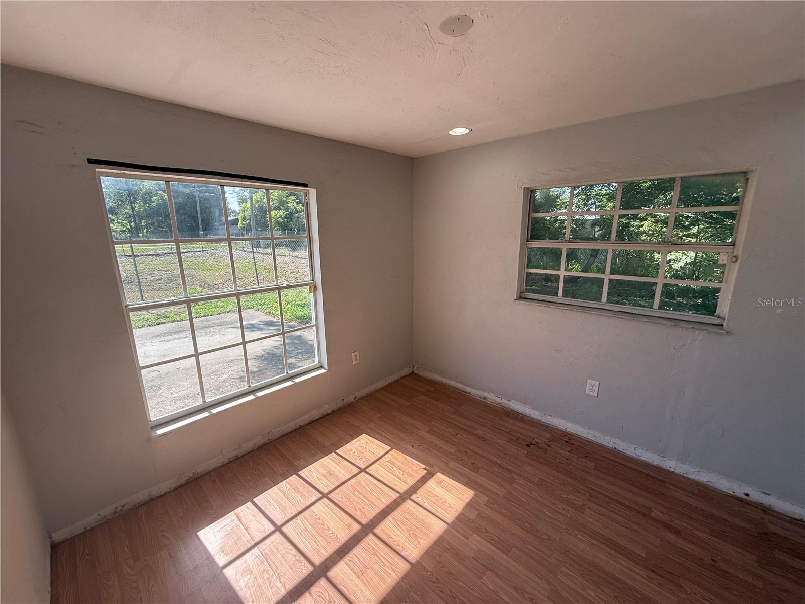 HIGHLAND PARK MANOR 01 - Residential
