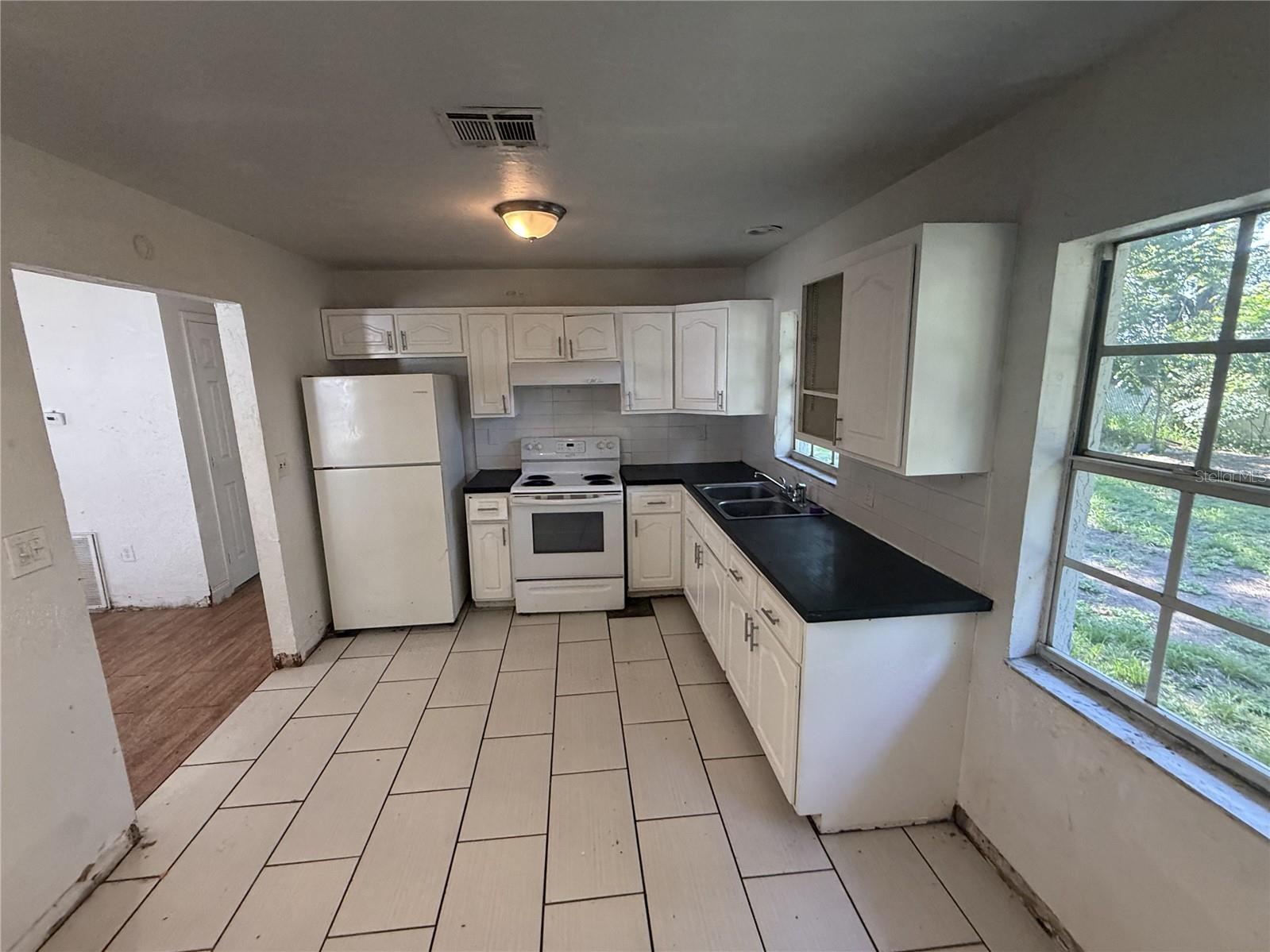 HIGHLAND PARK MANOR 01 - Residential