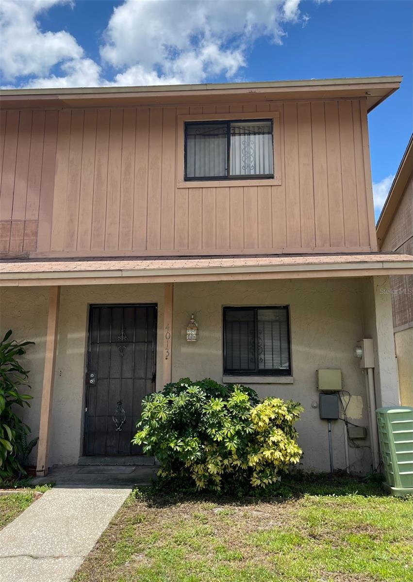 This townhouse just needs someone to cosmetically make it their own. It was rented to the same tenant since 2006 and the tenant recently moved out. A new AC unit was installed in 2020. It's move in ready, but could use some TLC. We are listing it before the owner decides to update and sell renovated instead. Real estate agents, please text listing agent for appointments.