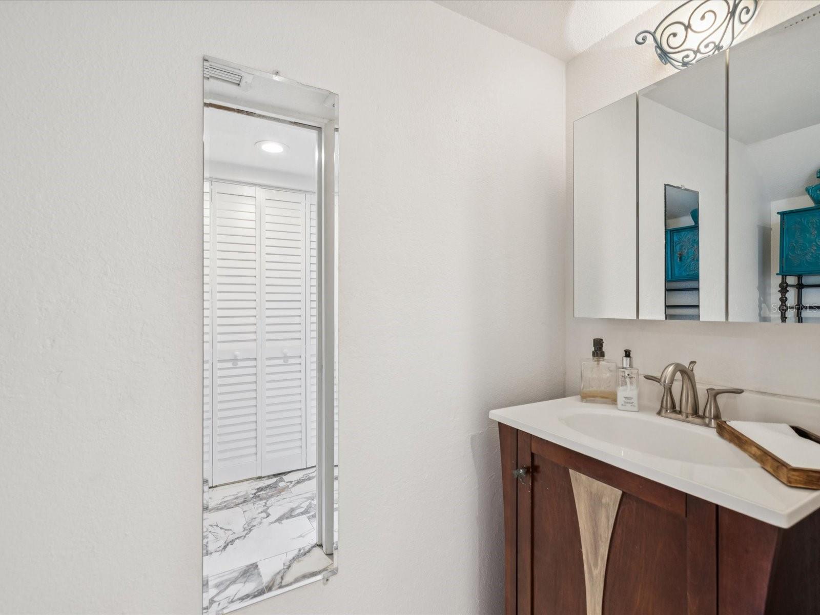 SEVENTIETH SOMERSET PLACE CONDO - Residential