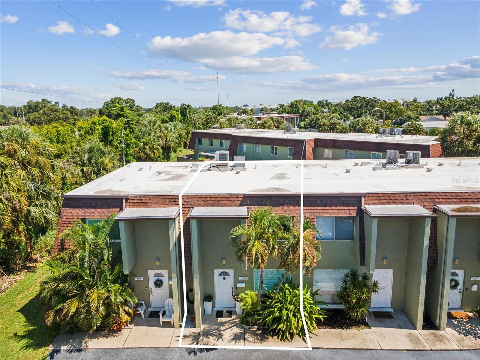SEVENTIETH SOMERSET PLACE CONDO - Residential