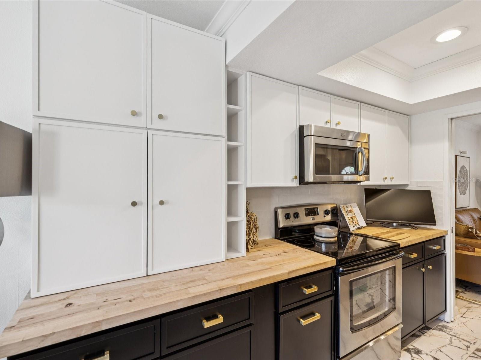 SEVENTIETH SOMERSET PLACE CONDO - Residential