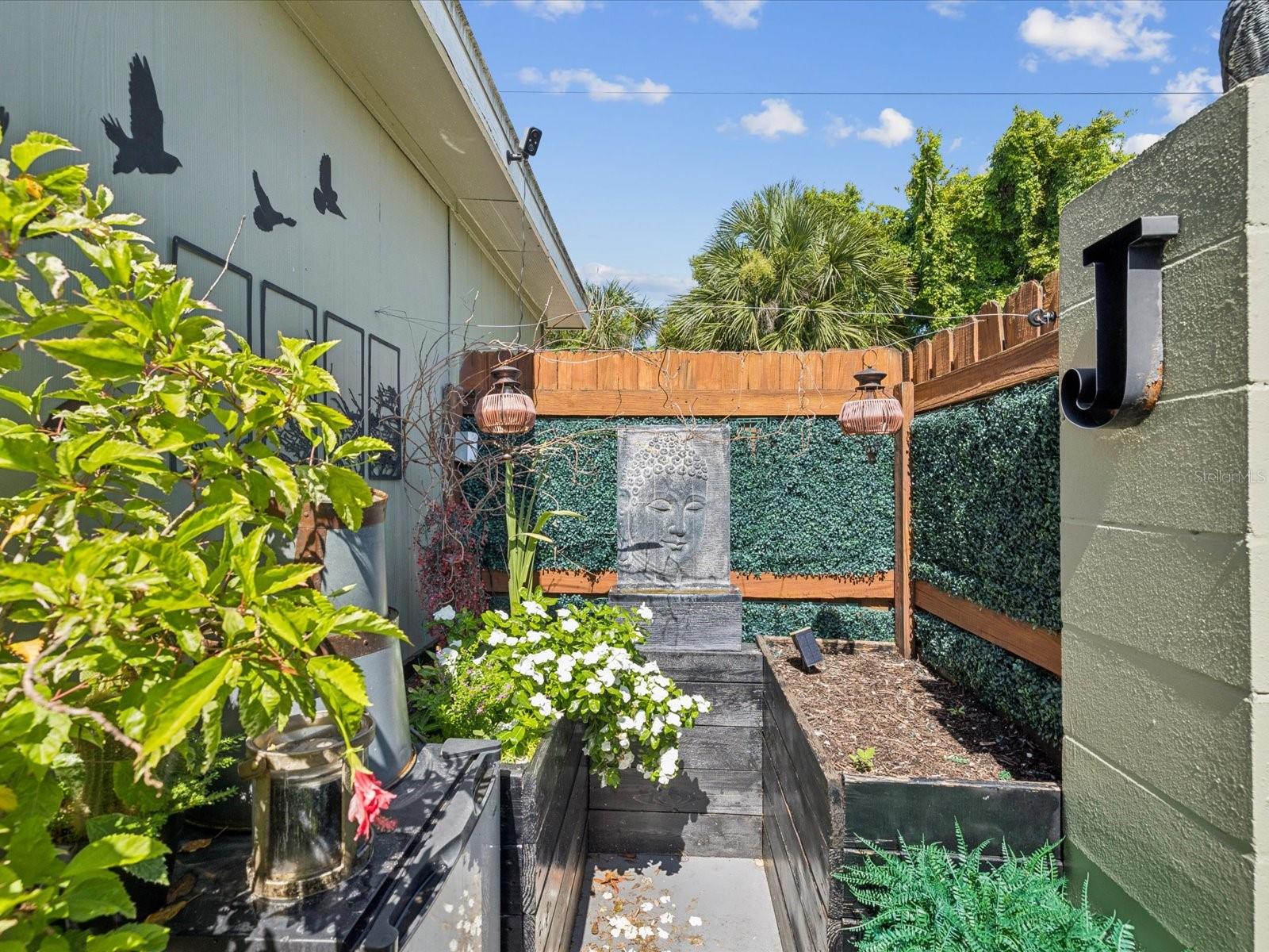 SEVENTIETH SOMERSET PLACE CONDO - Residential