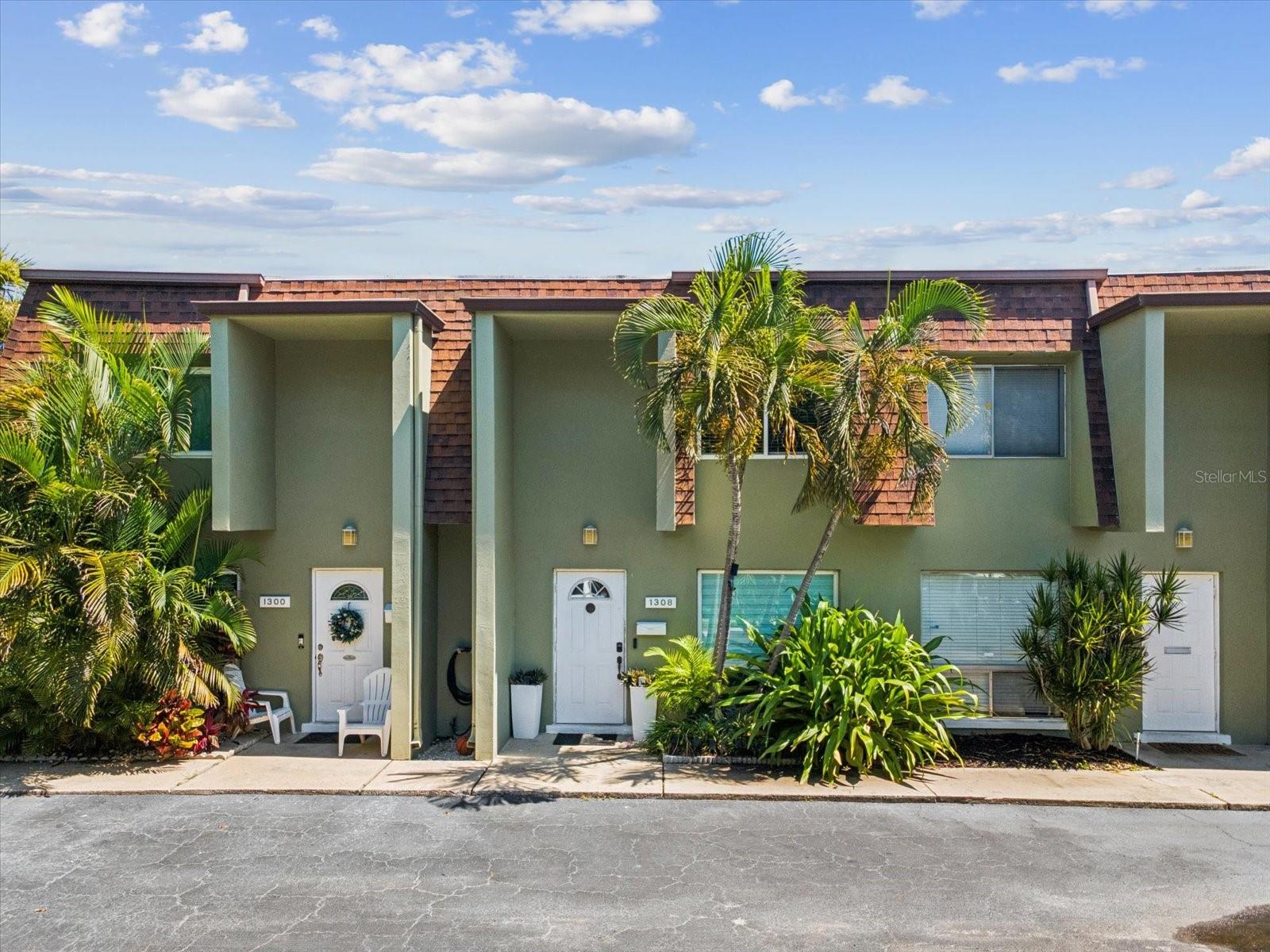 SEVENTIETH SOMERSET PLACE CONDO - Residential