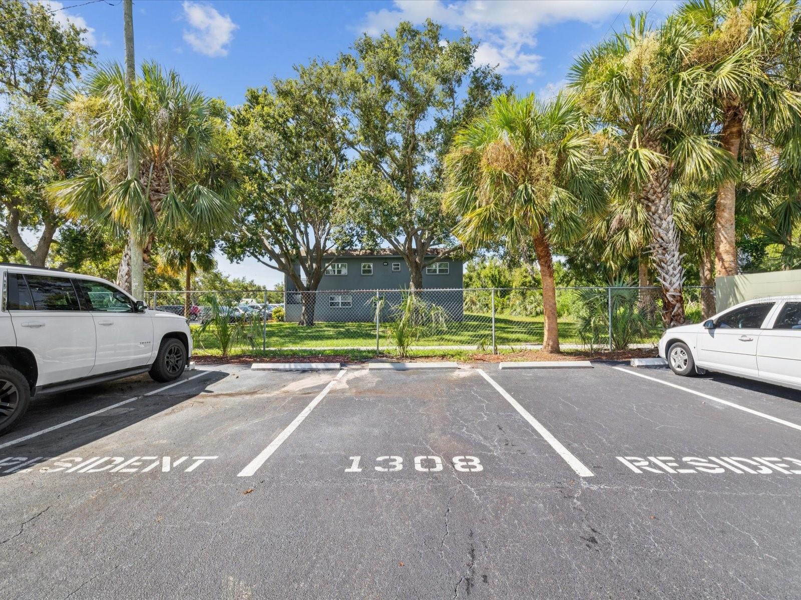 SEVENTIETH SOMERSET PLACE CONDO - Residential