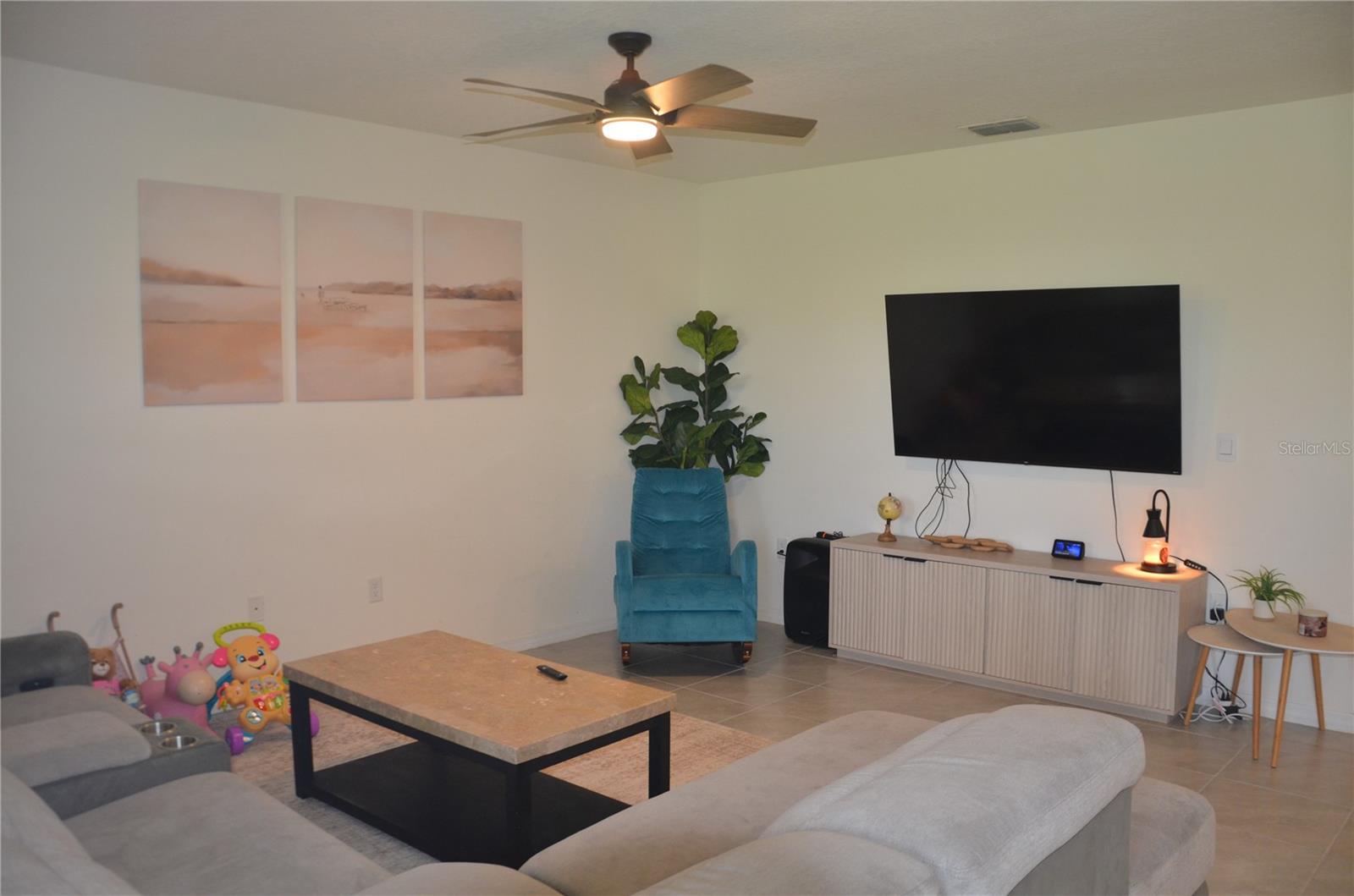LAKE CHARLES RESIDENCE PH 1C - Residential Lease