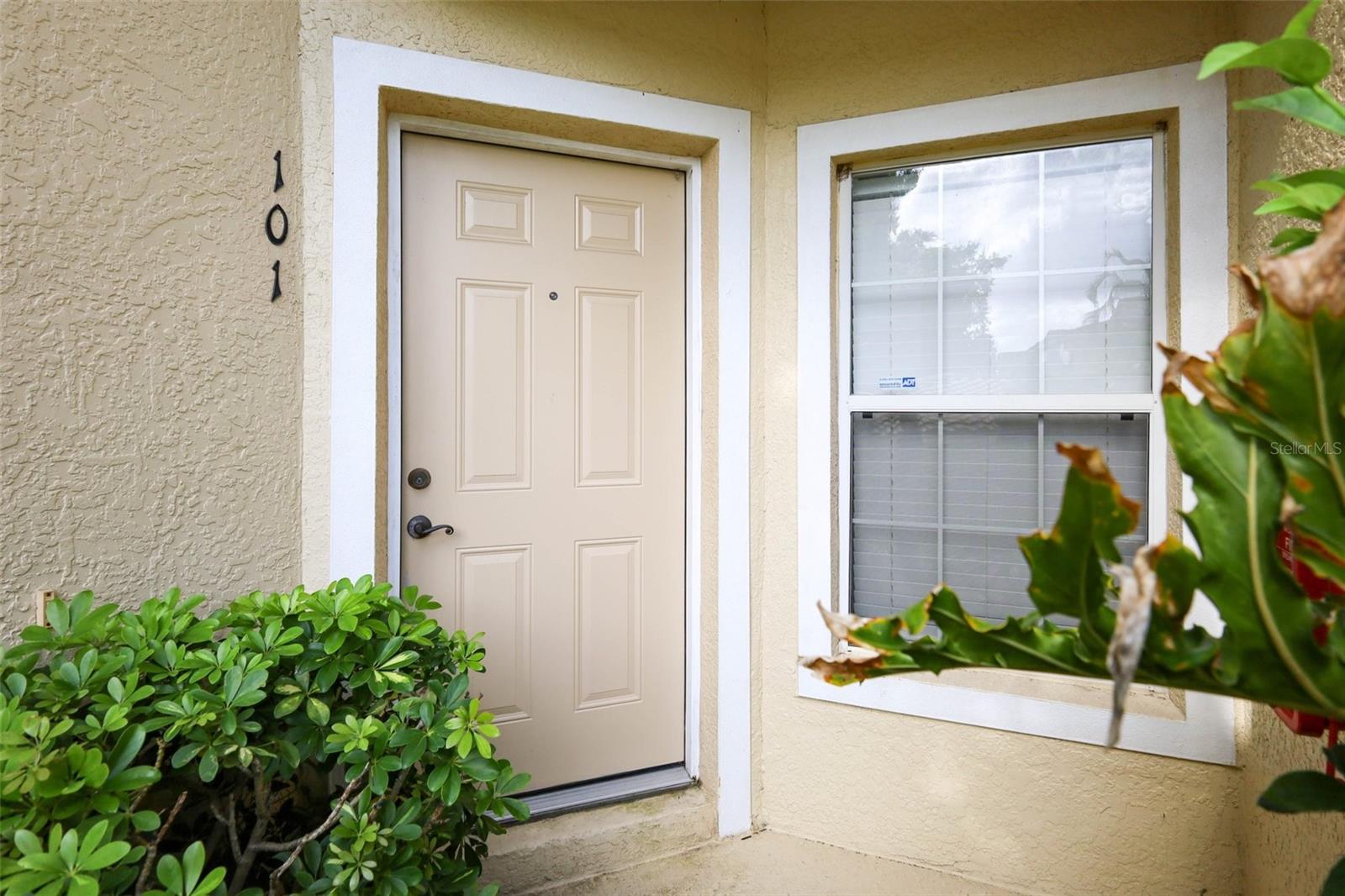 Welcome home to comfort and convenience in the heart of Altamonte Springs. This charming first floor condo offers stylish living. Open floor plan with spacious bedrooms and seperate dining room. Inside utility room and screened back patio.Nice flooring through out. Enjoy the convenience of a one car detached garage. Walking distance to the community pool and clubhouse.Great shopping and restaurants and easy access to major roads.