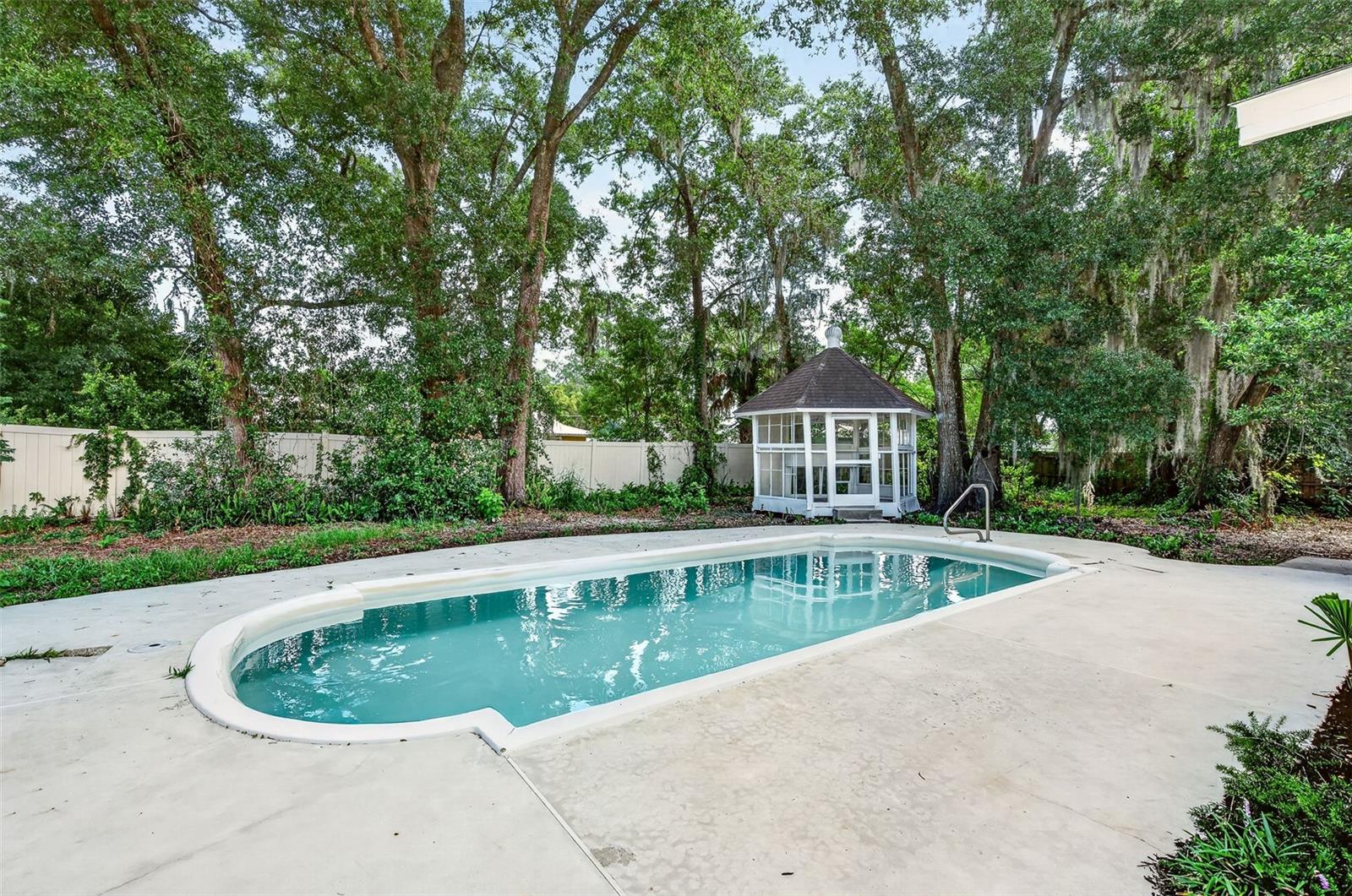 SILVER BEACH HEIGHTS - Residential