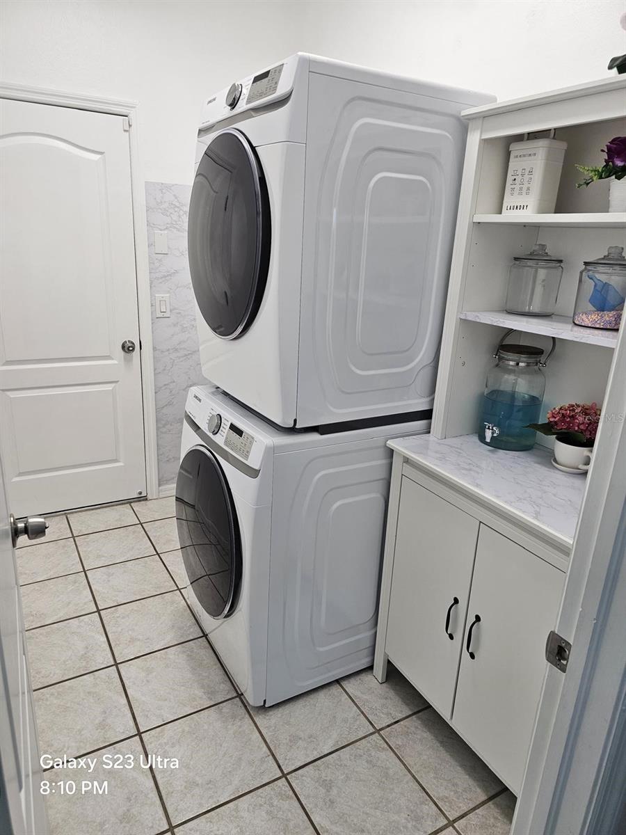 KINGSWAY OAKS UNIT 2 - Residential Lease