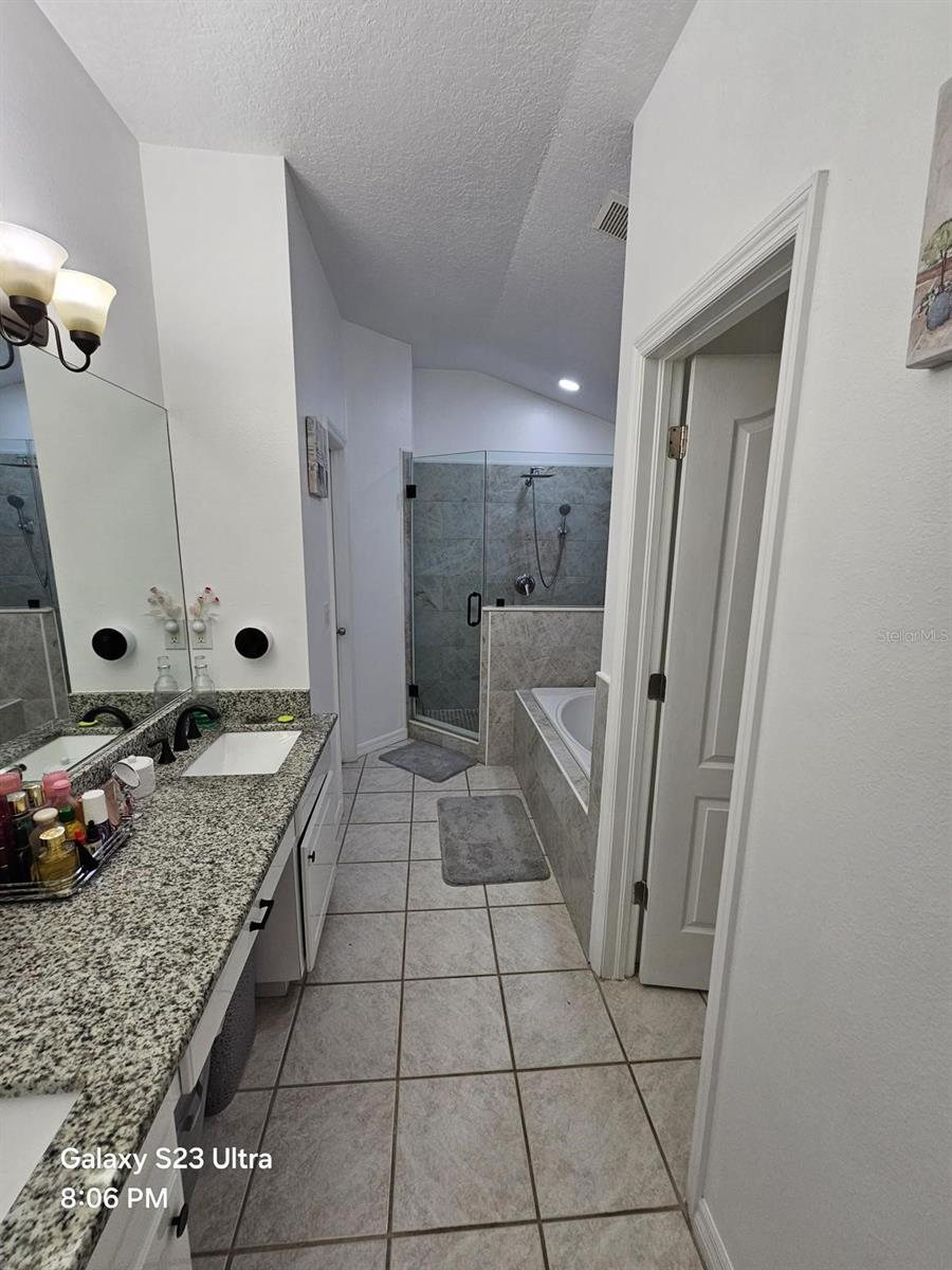 KINGSWAY OAKS UNIT 2 - Residential Lease