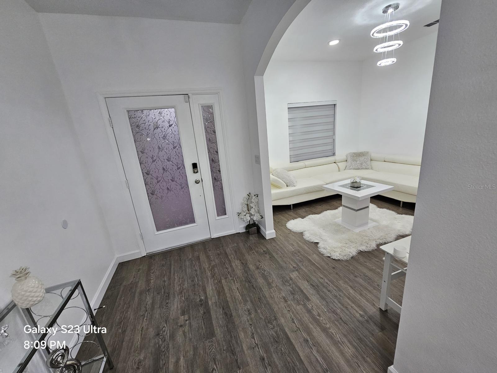 KINGSWAY OAKS UNIT 2 - Residential Lease