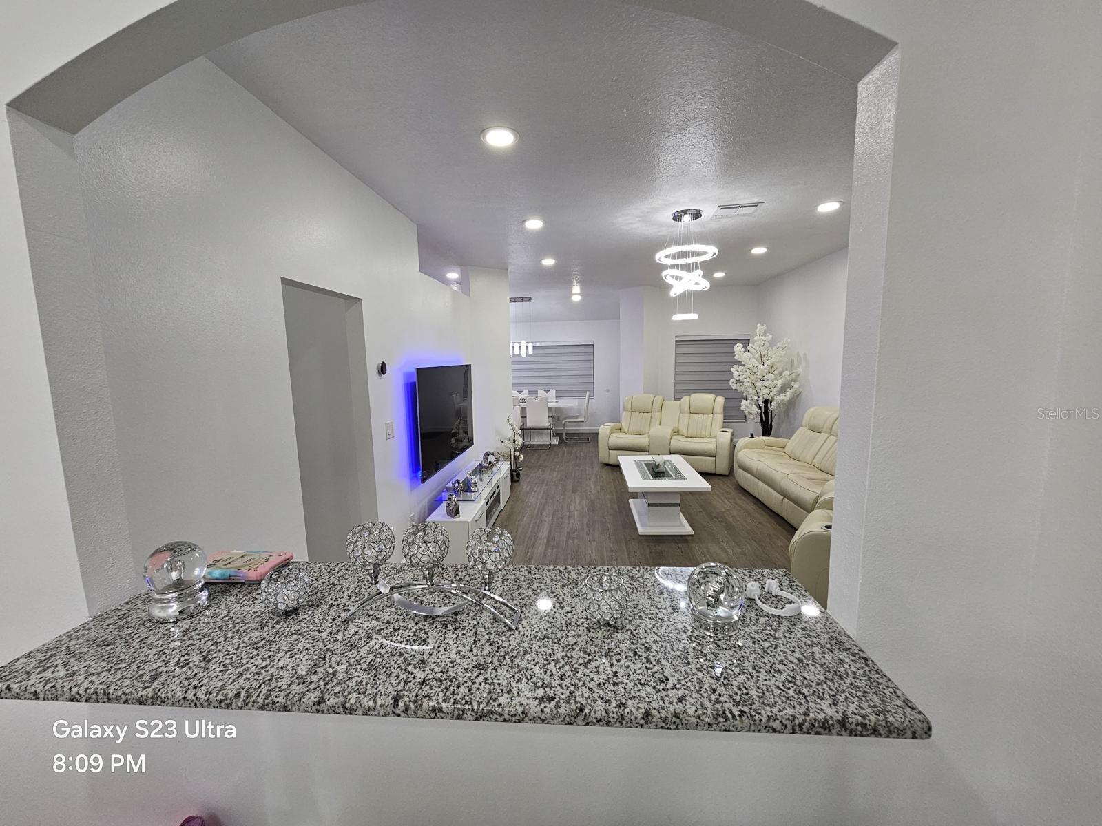 KINGSWAY OAKS UNIT 2 - Residential Lease