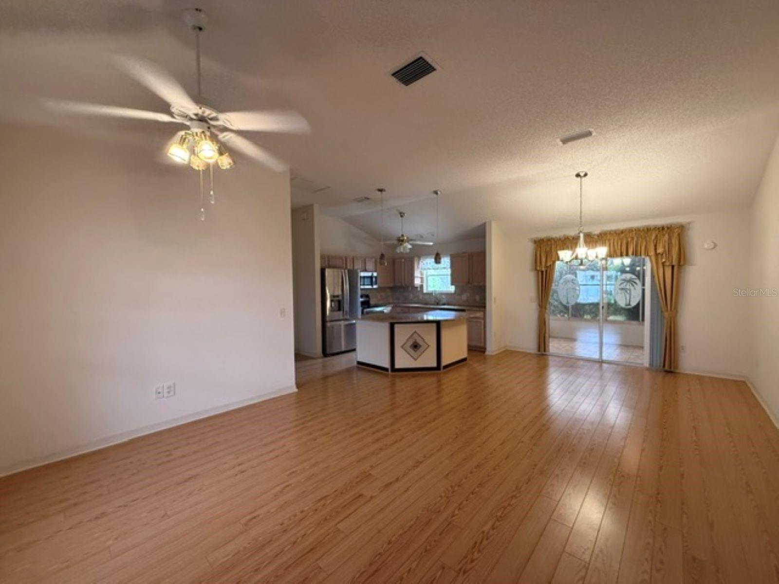 VILLAGES SUMTER UN 33 - Residential