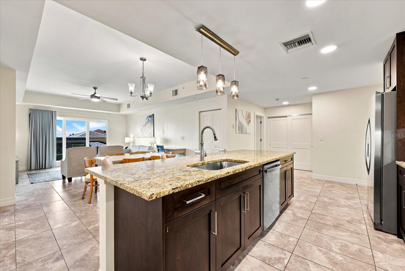 AVALON CLUB RESORT CONDO - Residential