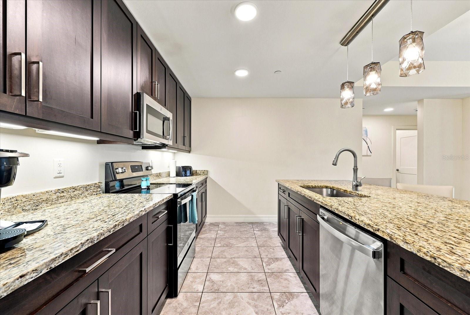 AVALON CLUB RESORT CONDO - Residential