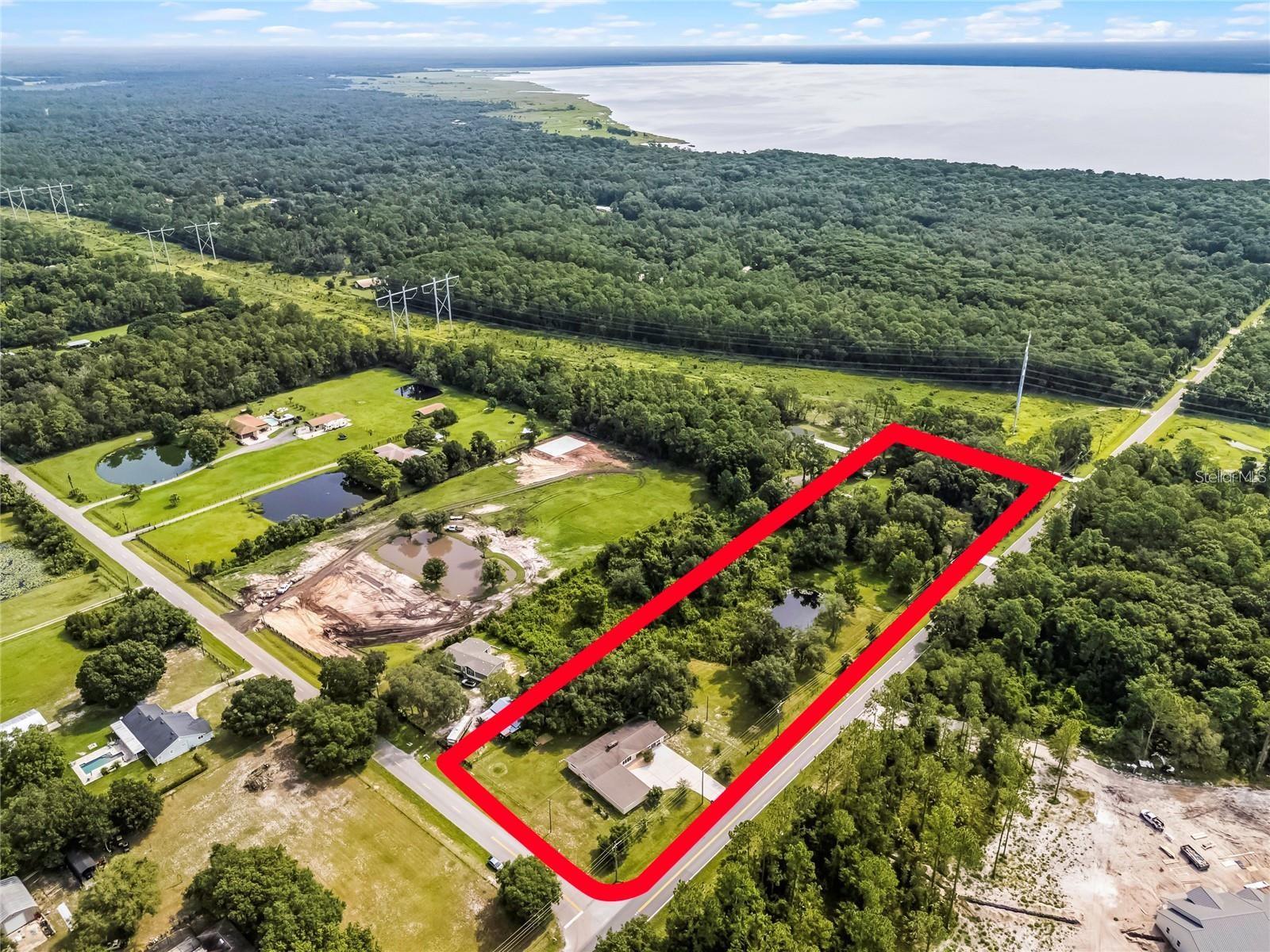 LAKE HARNEY ACRETTES - Residential