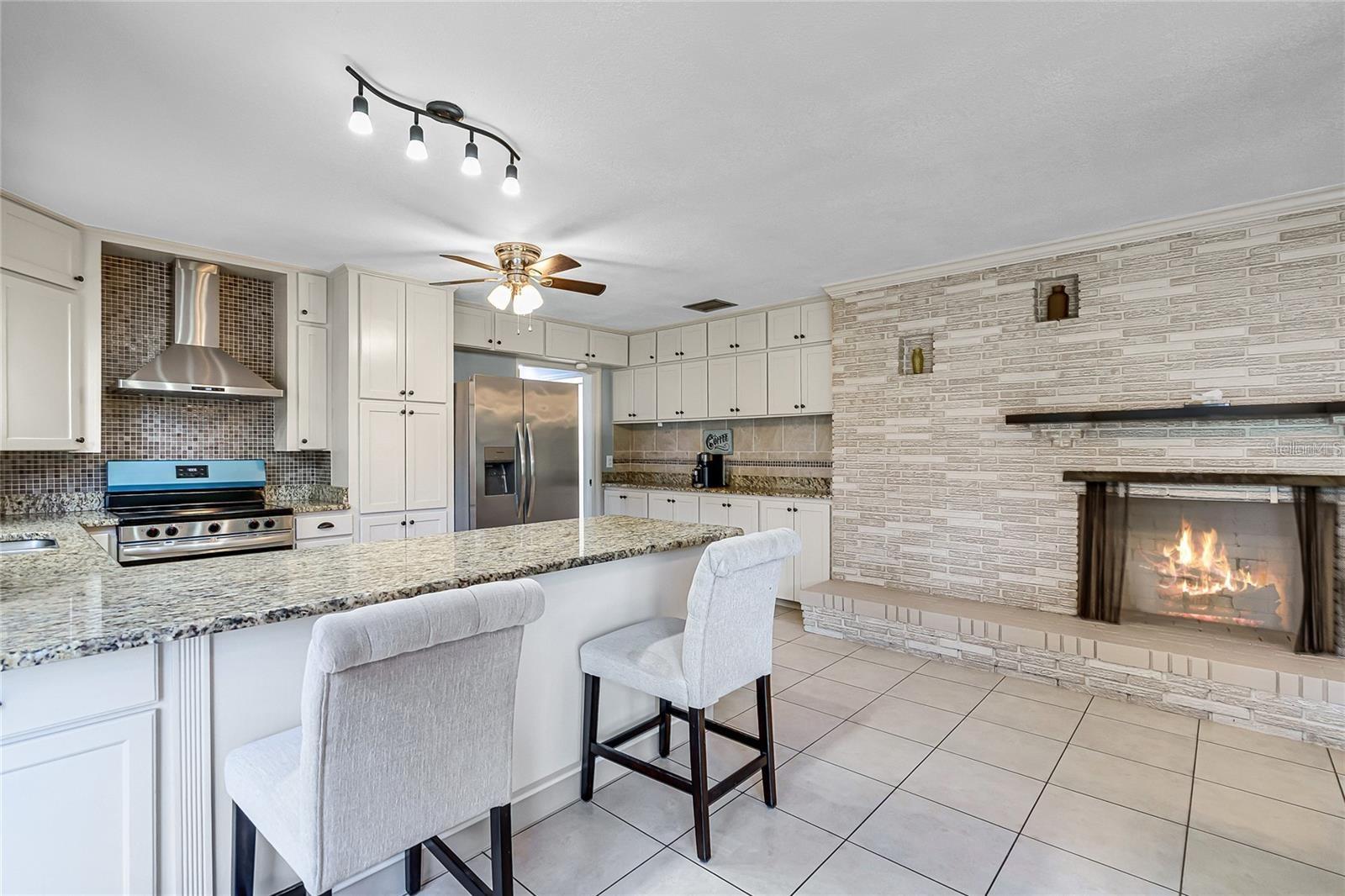 LAKE HARNEY ACRETTES - Residential