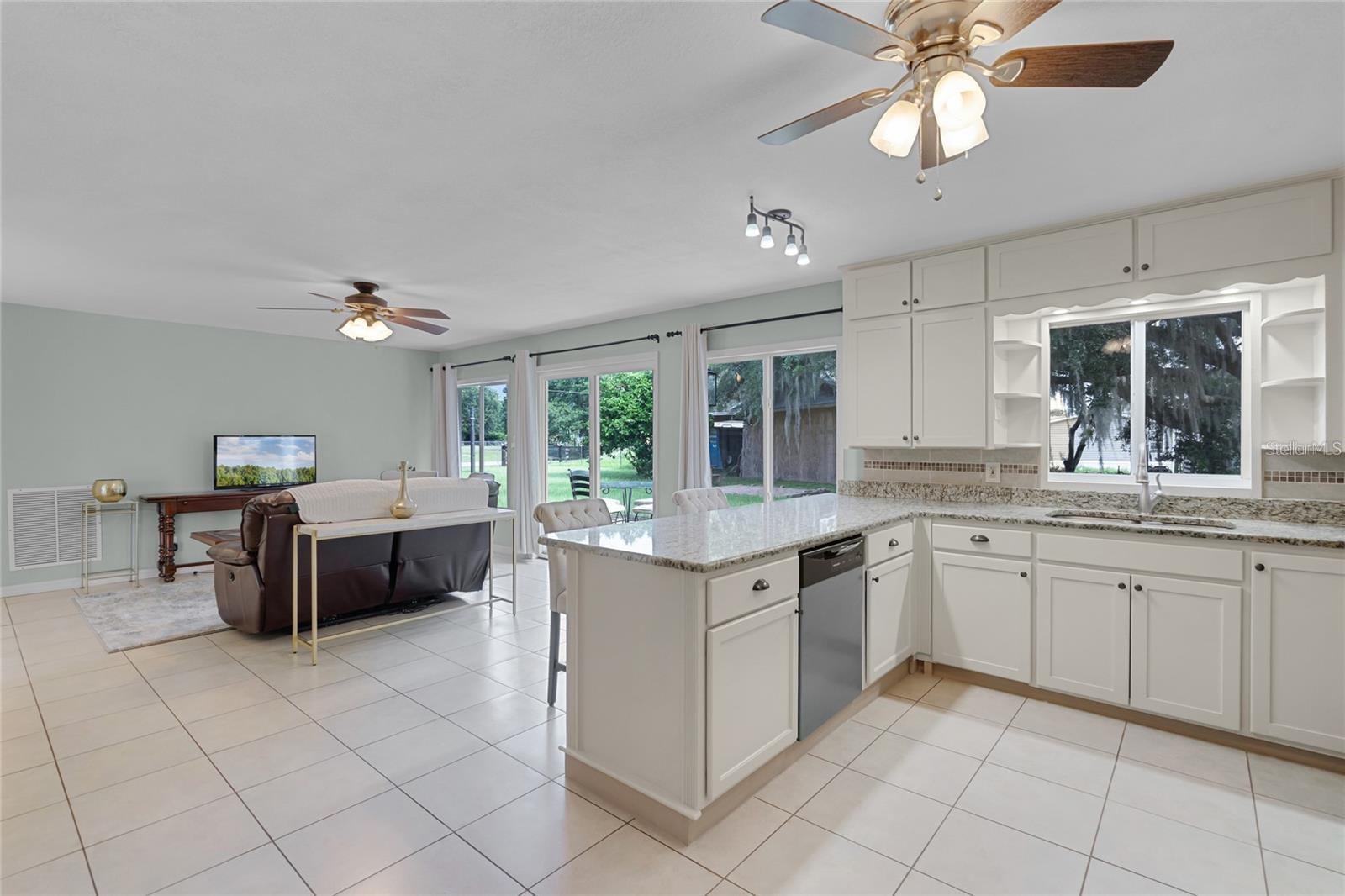 LAKE HARNEY ACRETTES - Residential