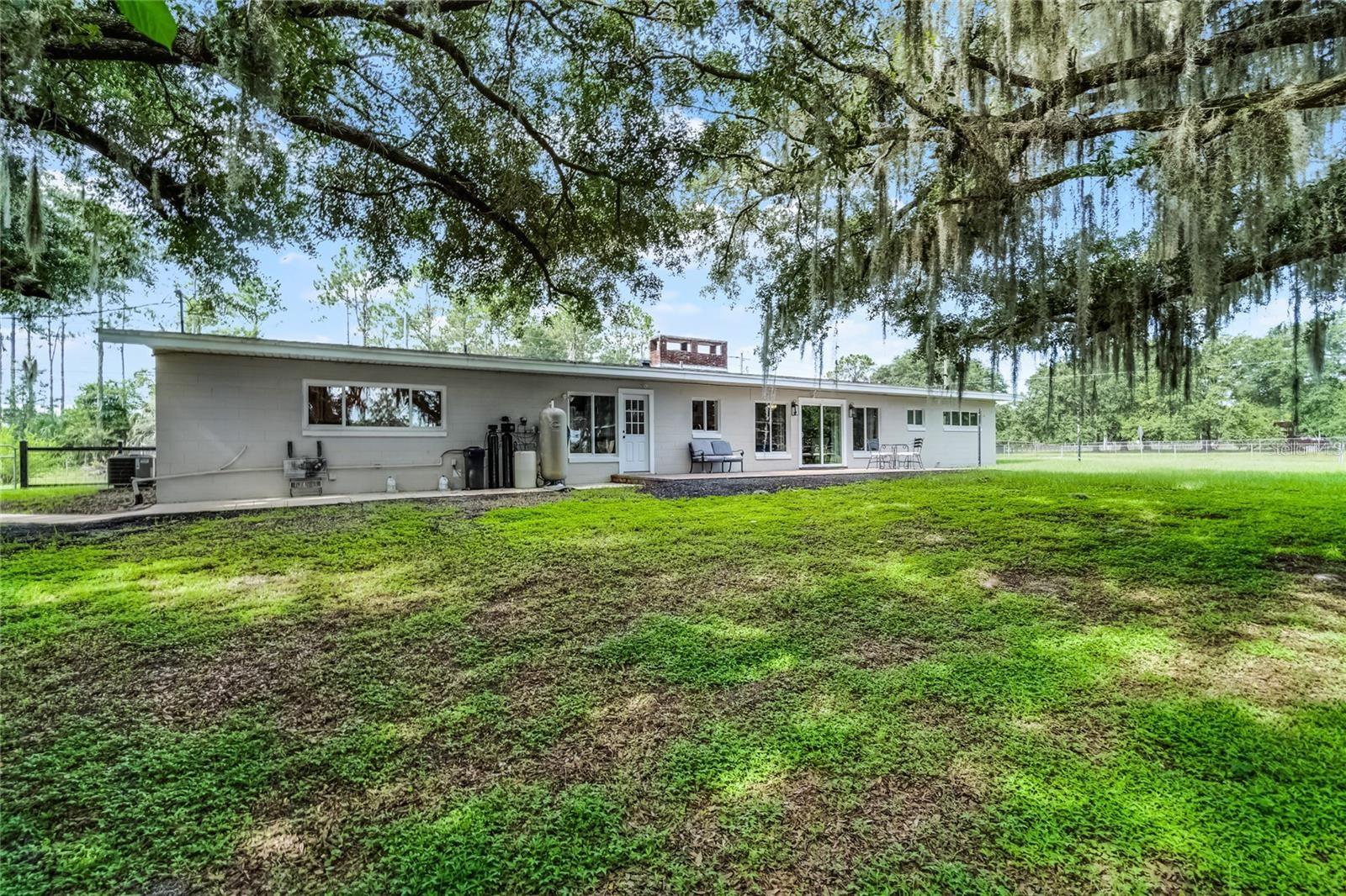 LAKE HARNEY ACRETTES - Residential