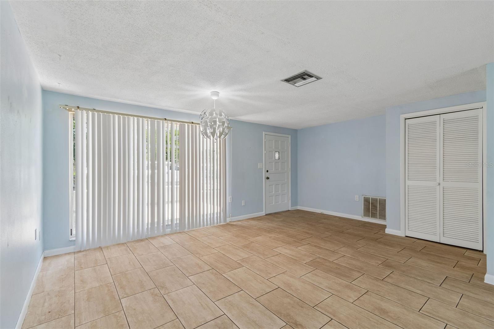 REGENCY PARK - Residential